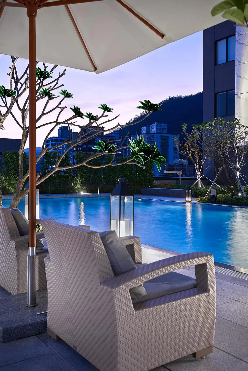 Swimming pool in MU Jiaoxi Hotel