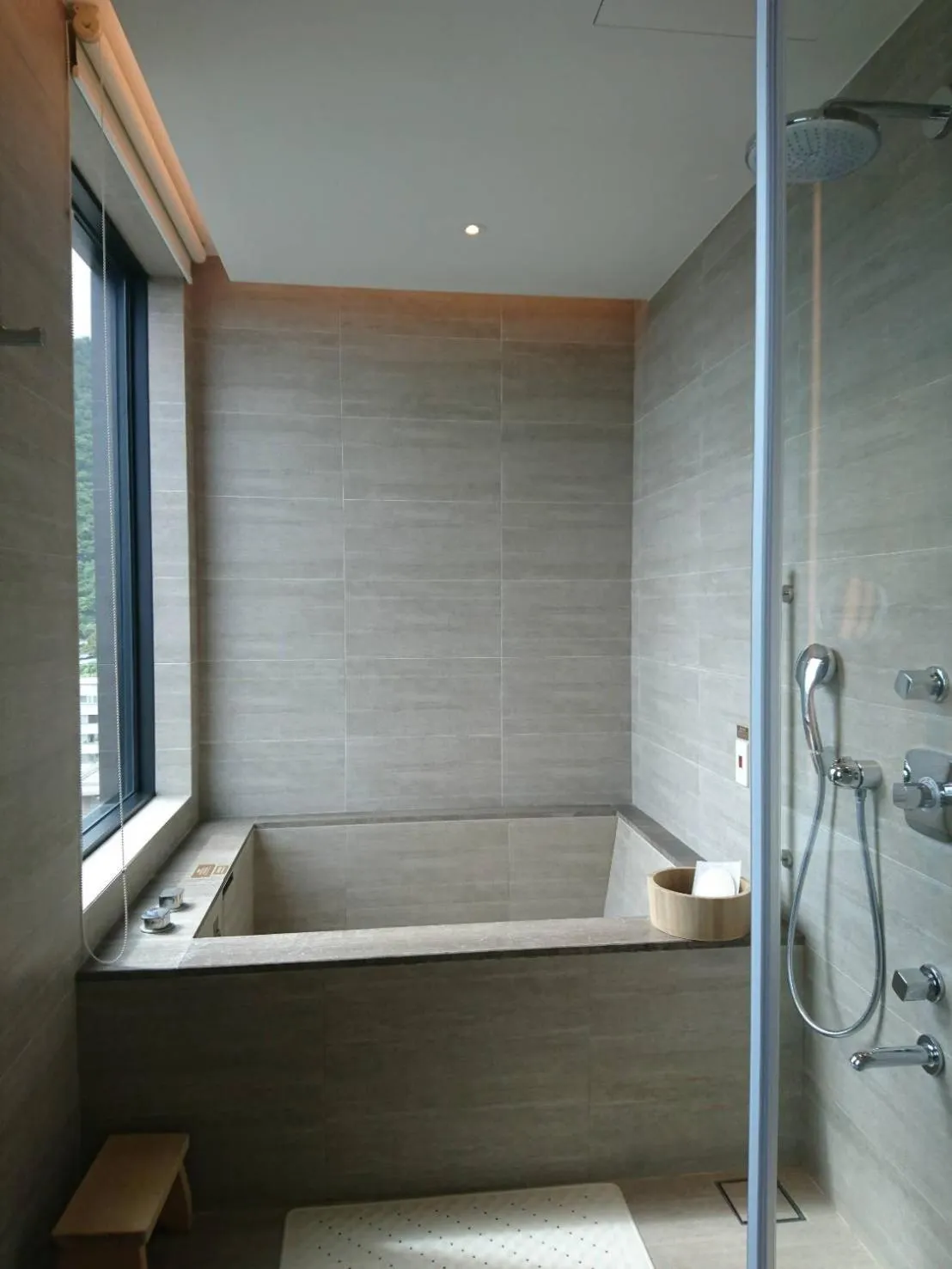 Toilet in MU Jiaoxi Hotel