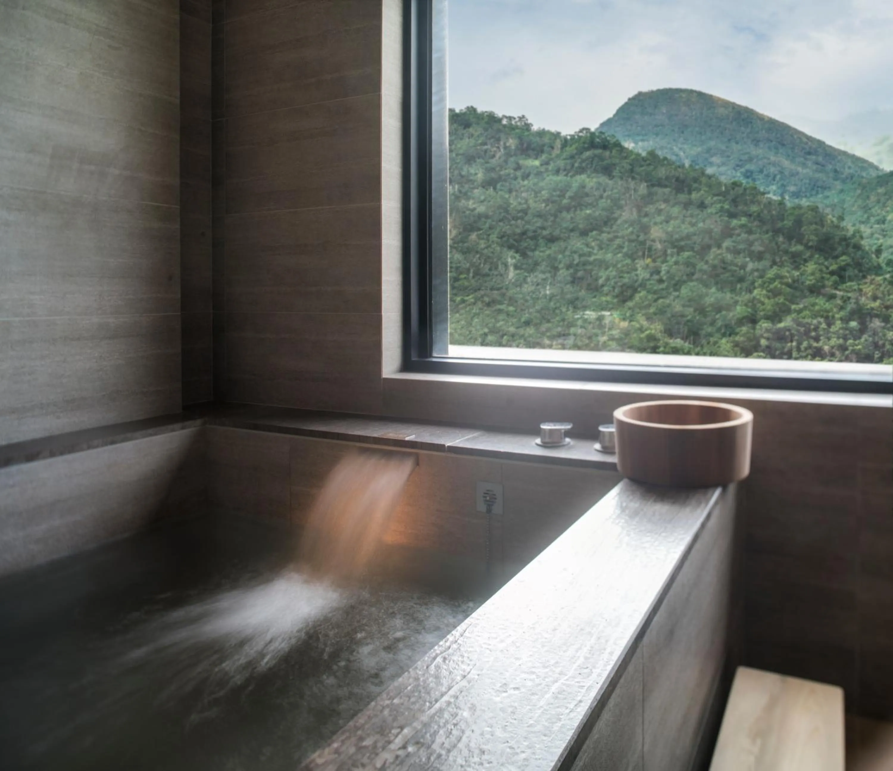 Hot Spring Bath in MU Jiaoxi Hotel