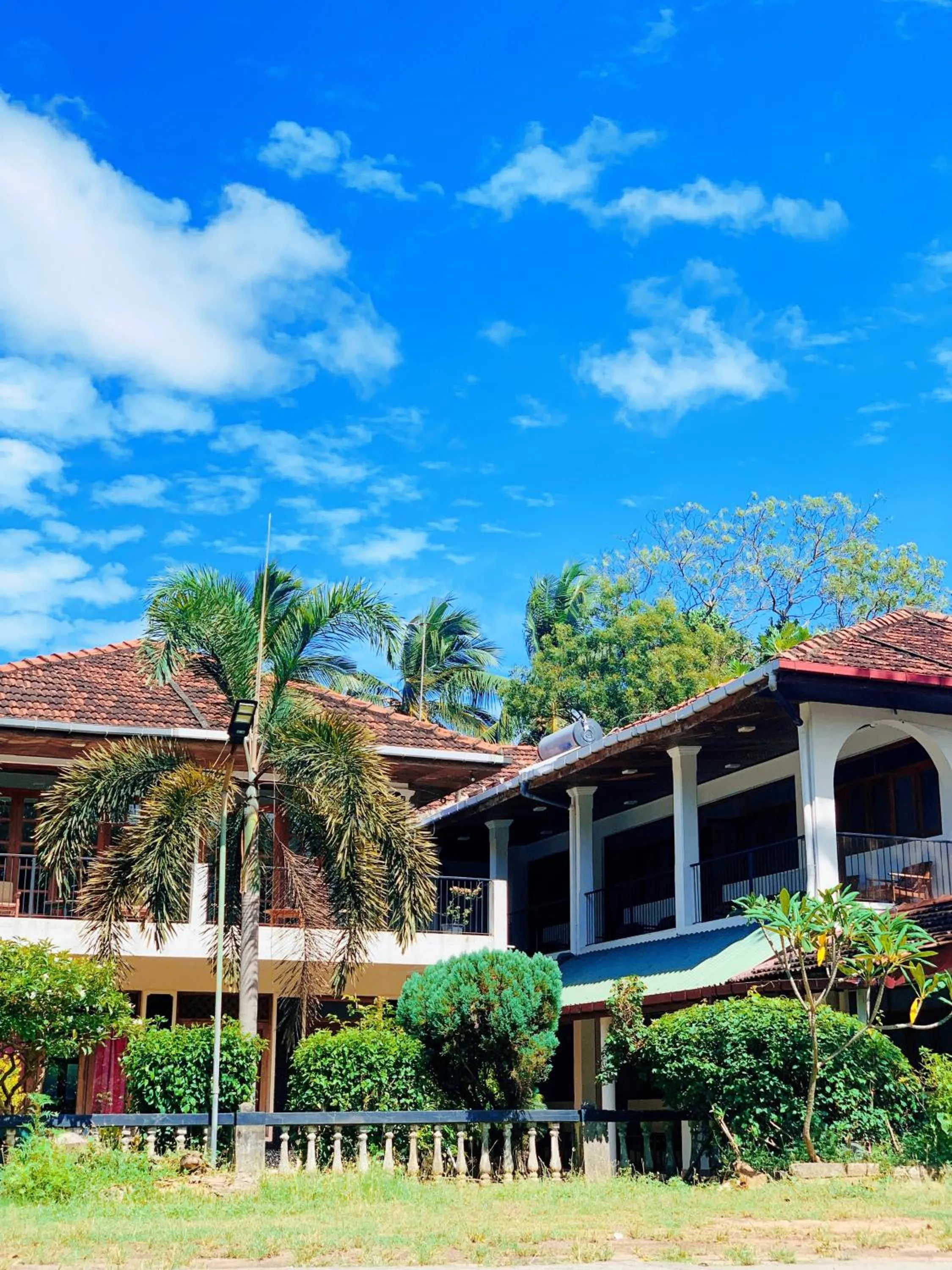 Lake Side Tourist Inn