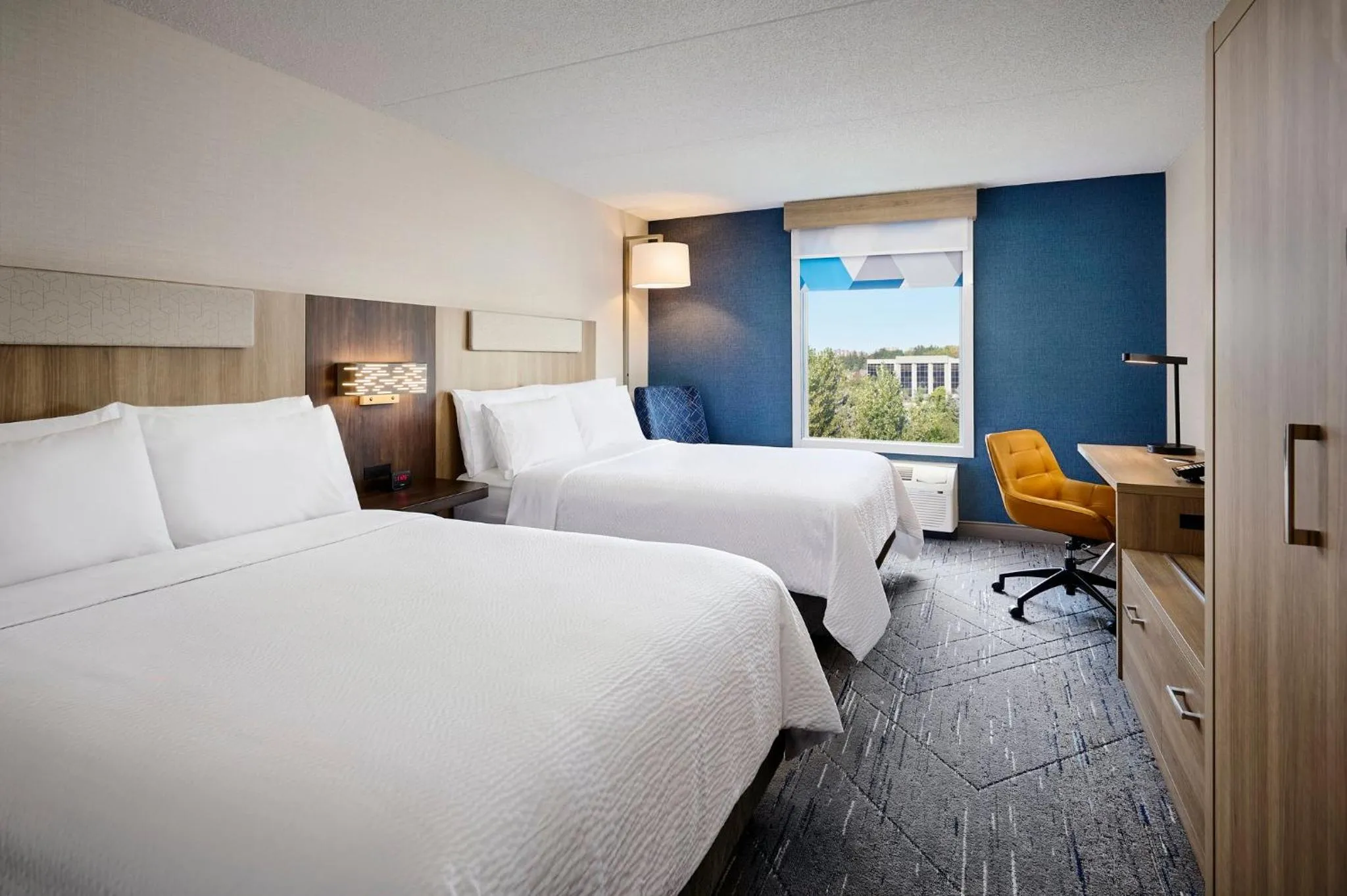 Photo of the whole room, Bed in Holiday Inn Express & Suites Kitchener Southeast by IHG
