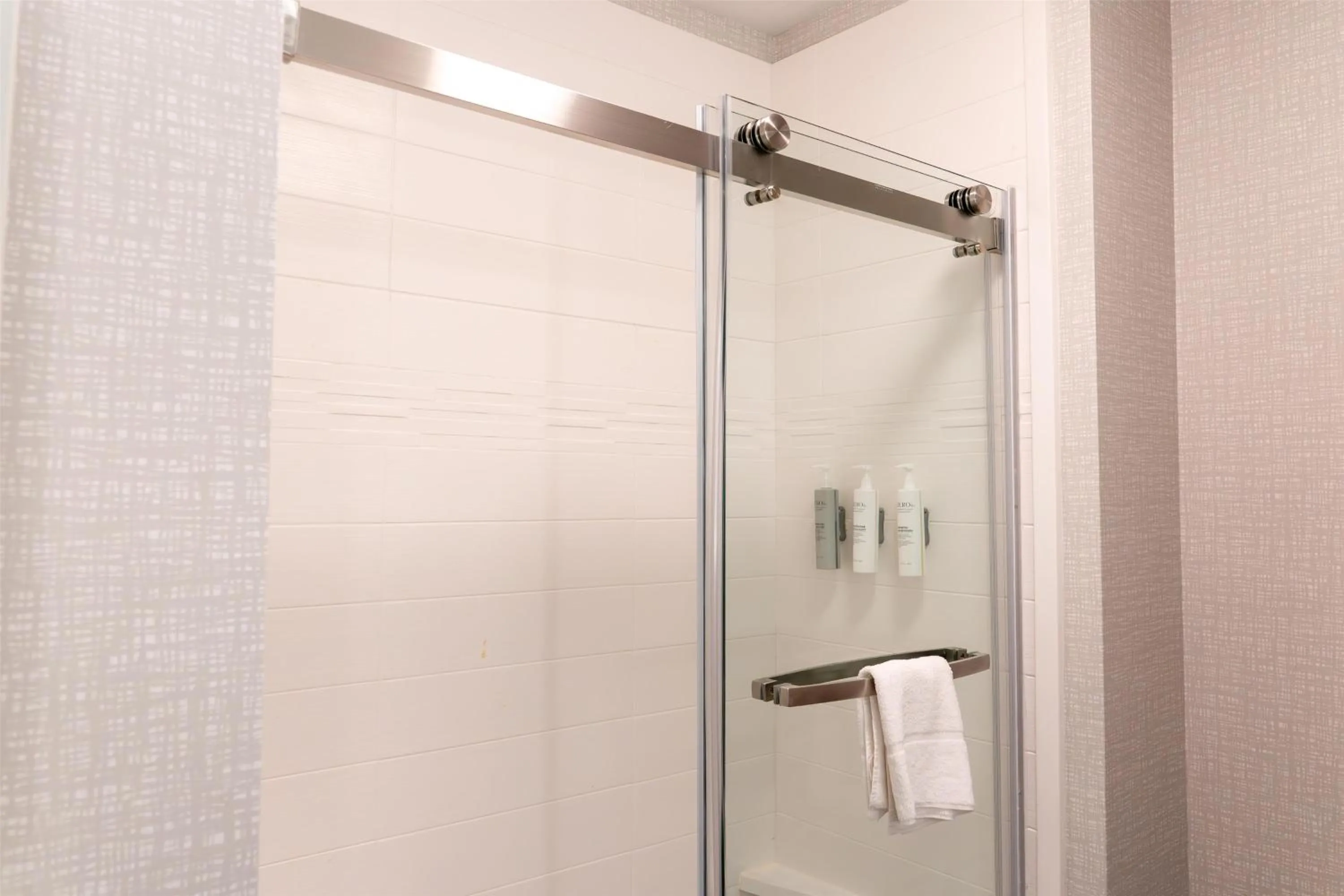 Bathroom in Hampton Inn Turnersville