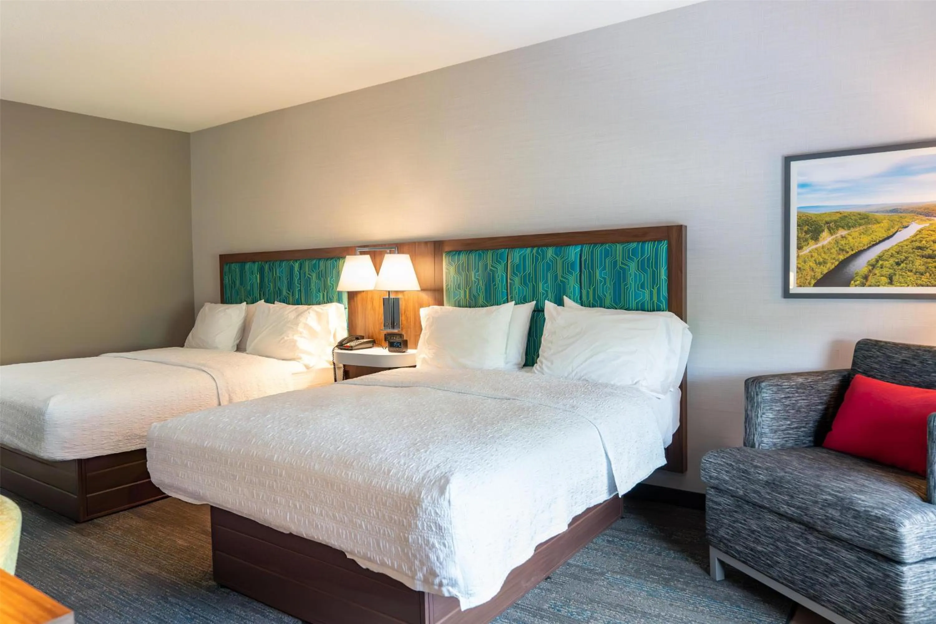 Bed in Hampton Inn Turnersville