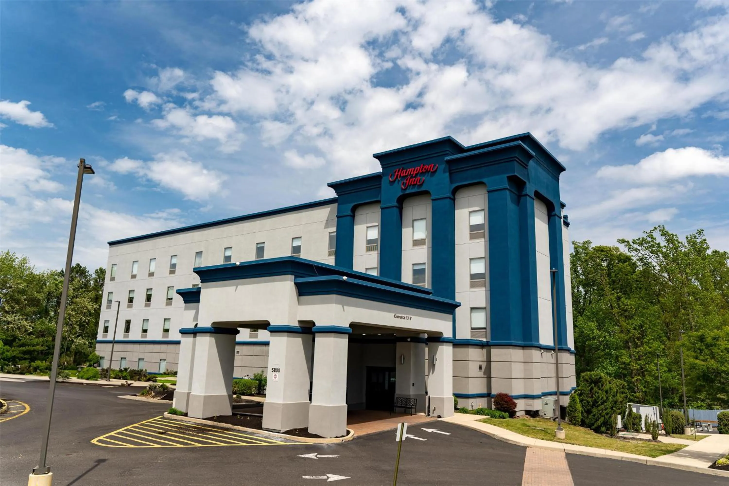 Property building in Hampton Inn Turnersville