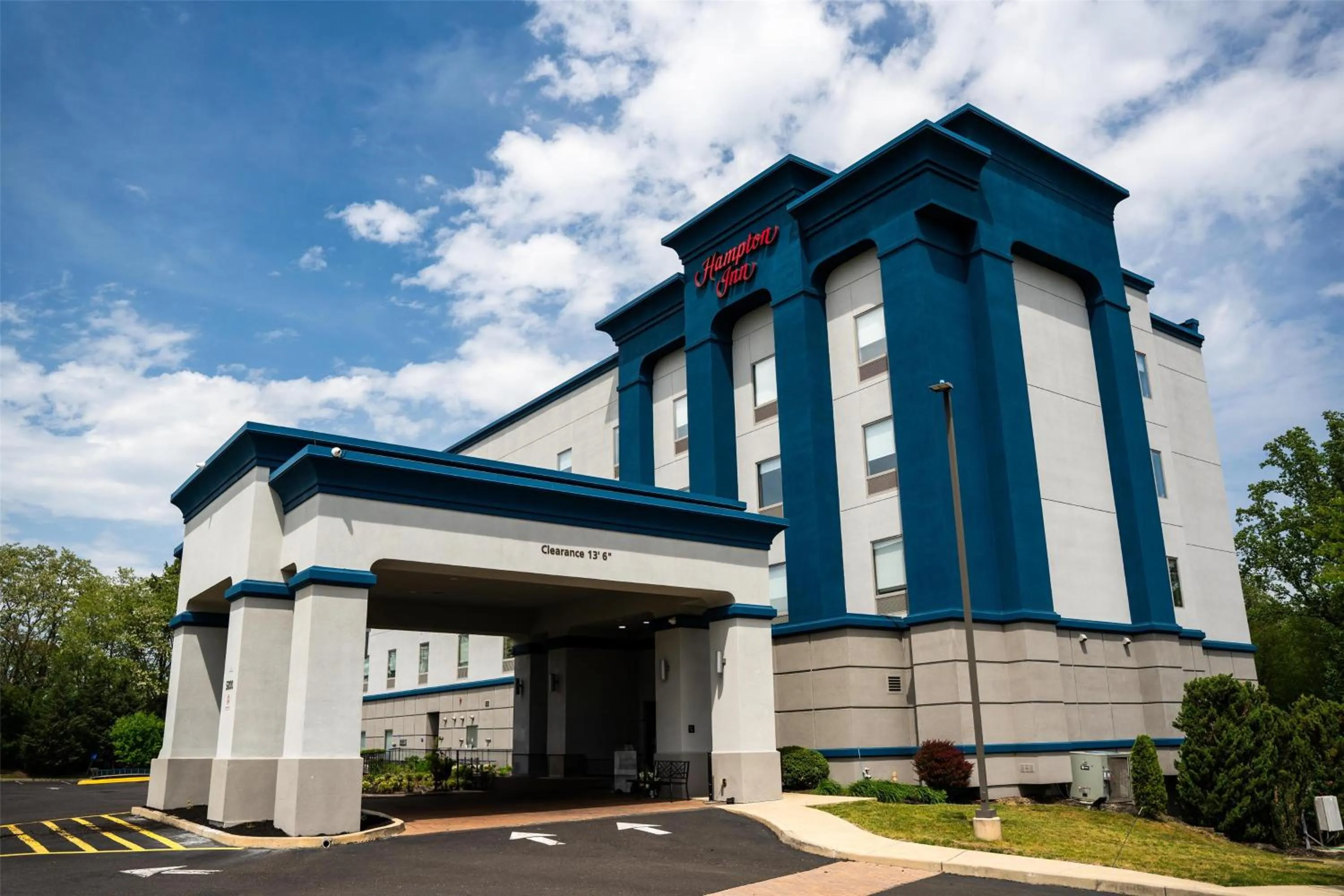 Property building in Hampton Inn Turnersville