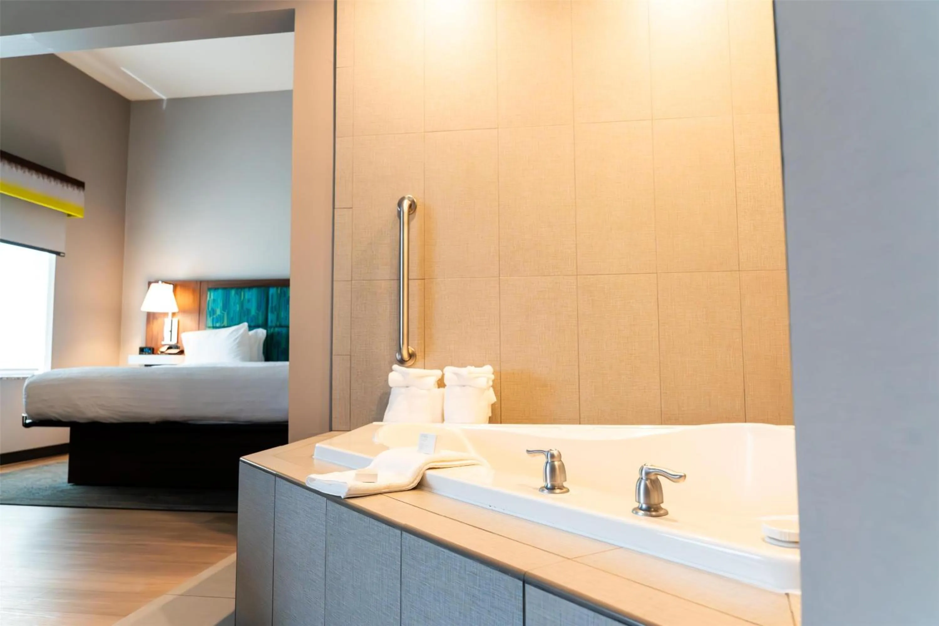 Bed in Hampton Inn Turnersville