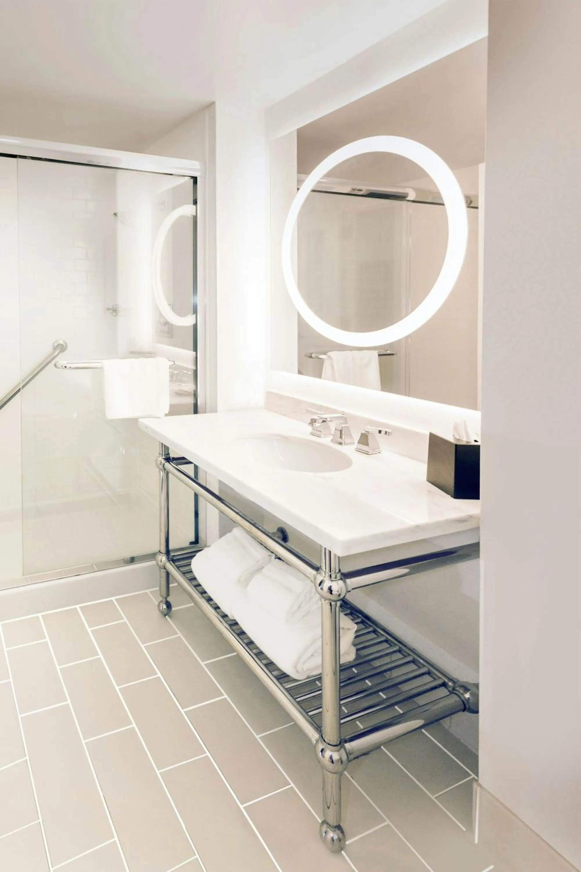 Bathroom in Sheraton Jacksonville Hotel