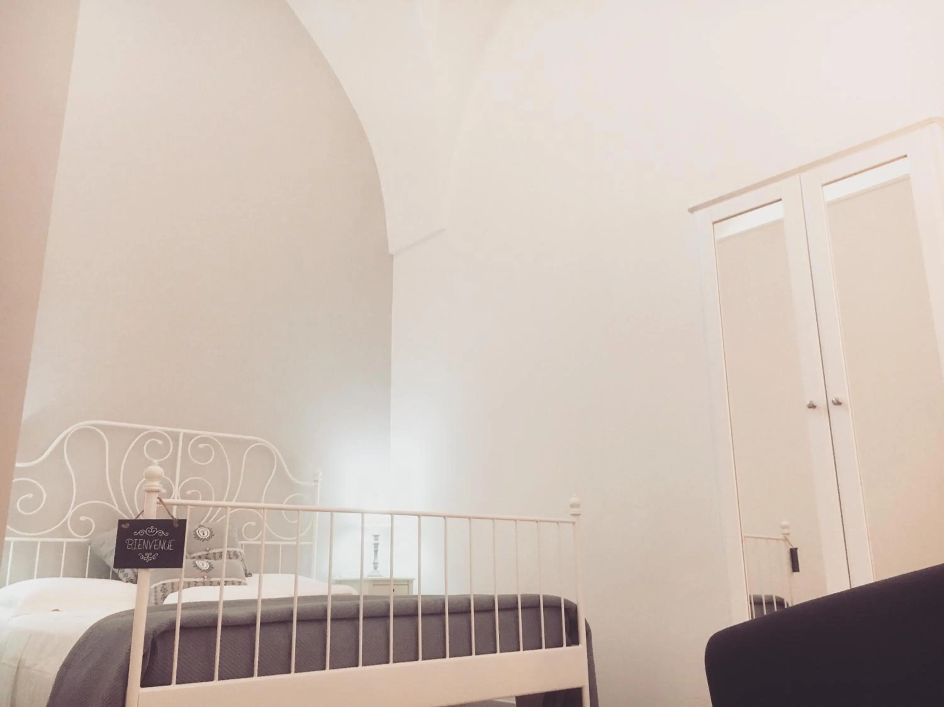 Photo of the whole room in Alla Luce del Barocco