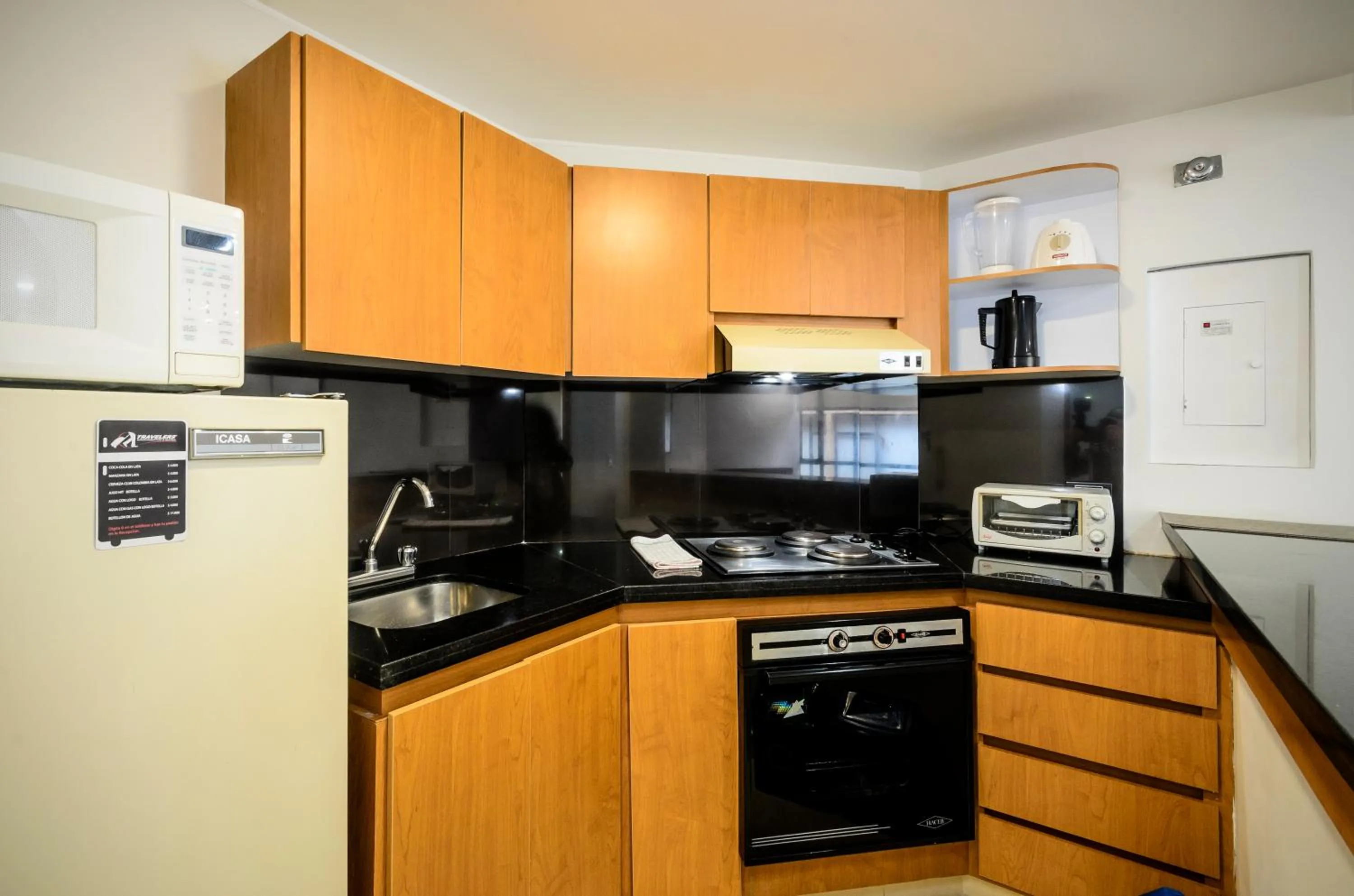 Kitchen or kitchenette in Travelers Fontana Plaza