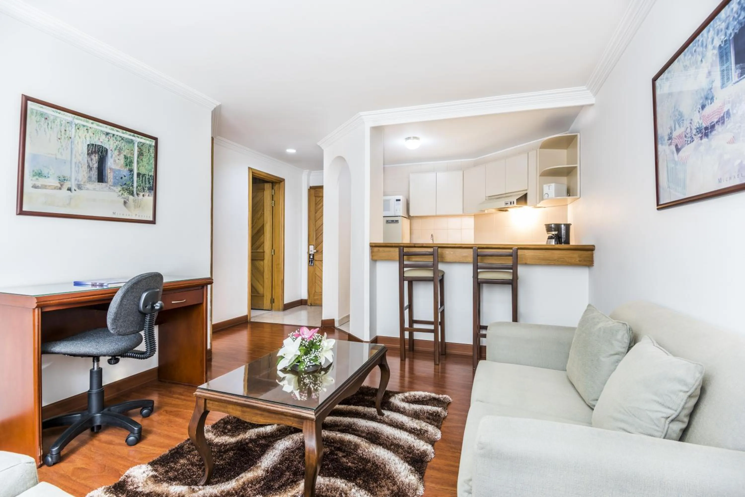 Seating area in Travelers Fontana Plaza