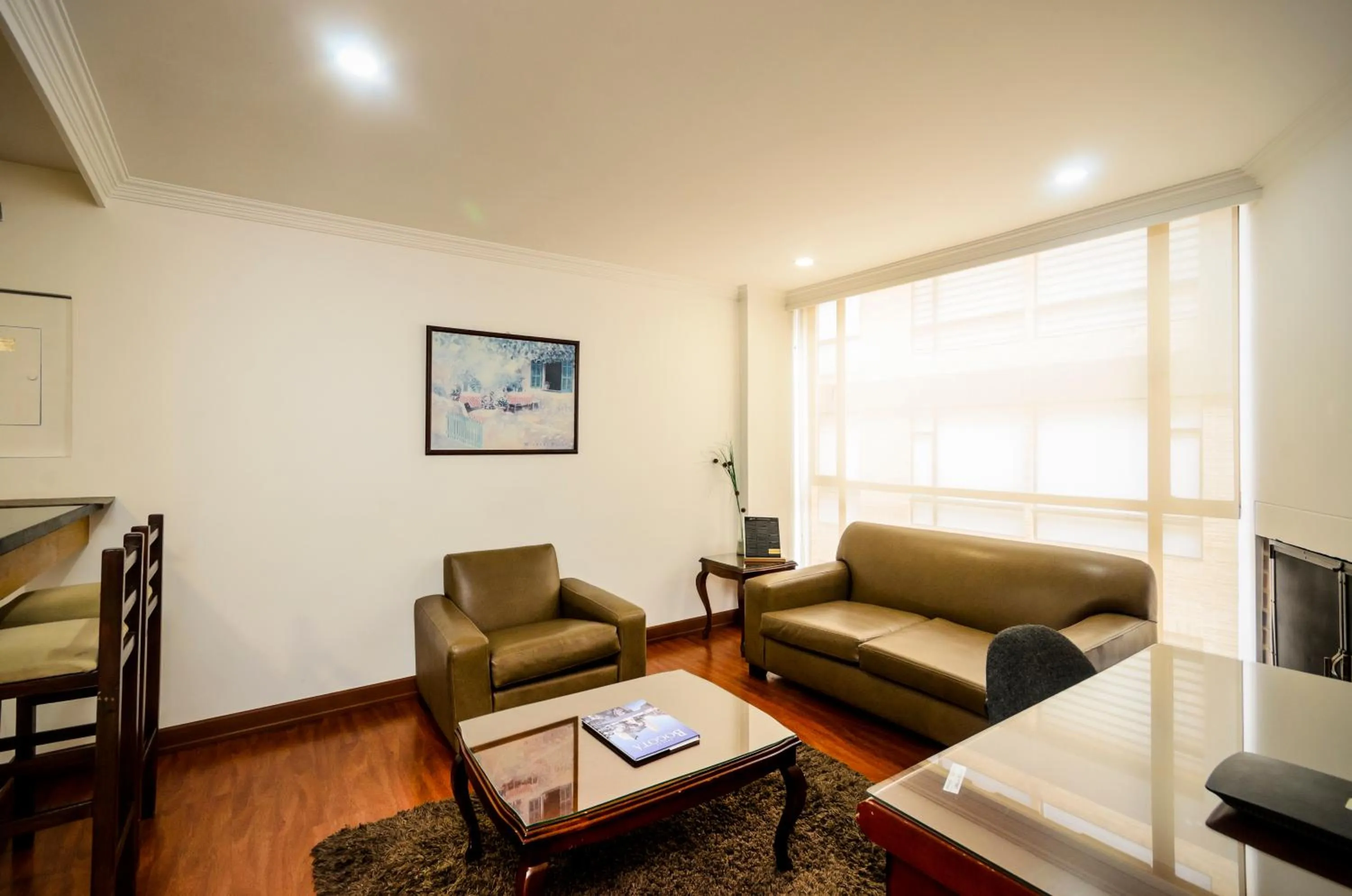 Living room in Travelers Fontana Plaza