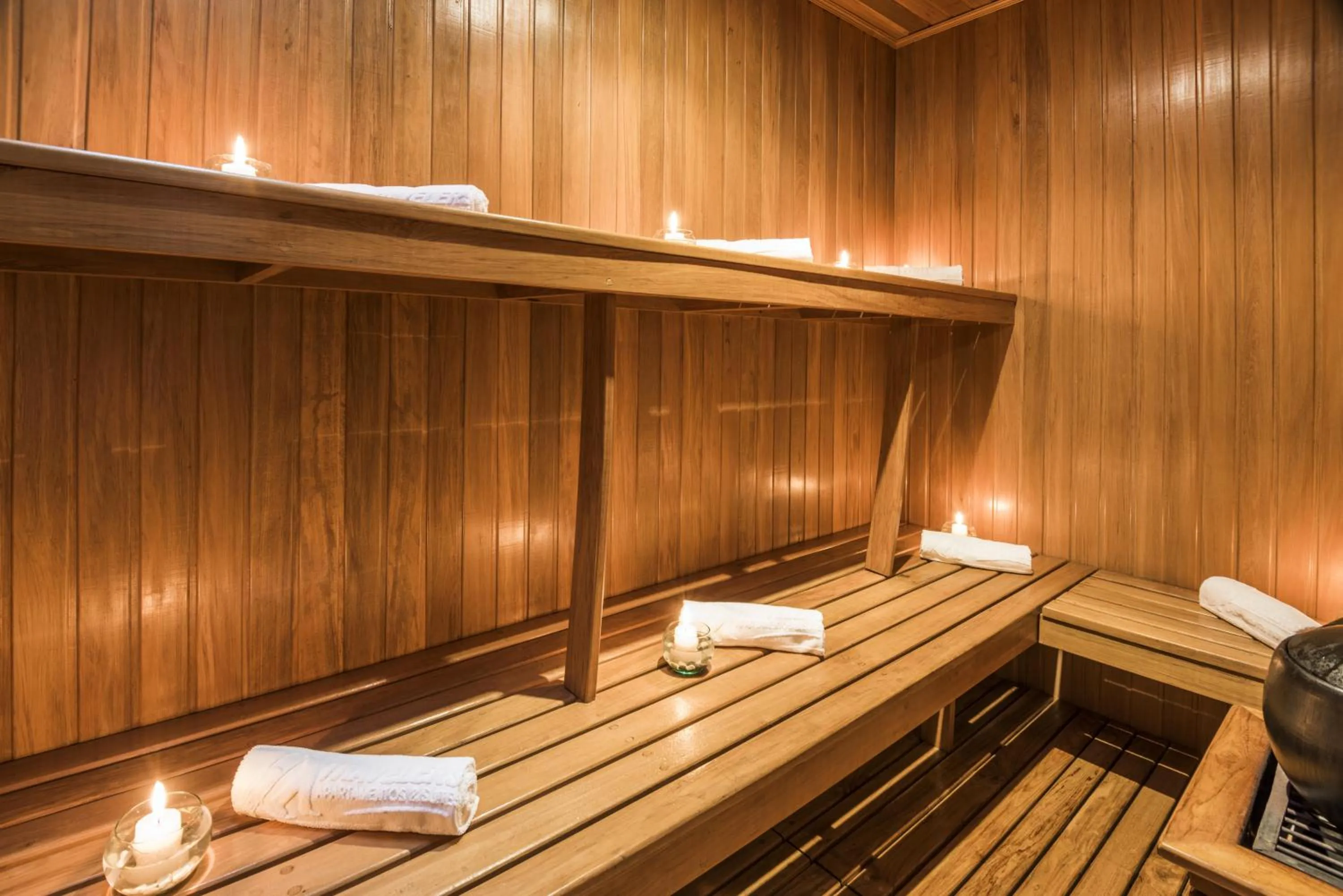 Sauna in Travelers Fontana Plaza