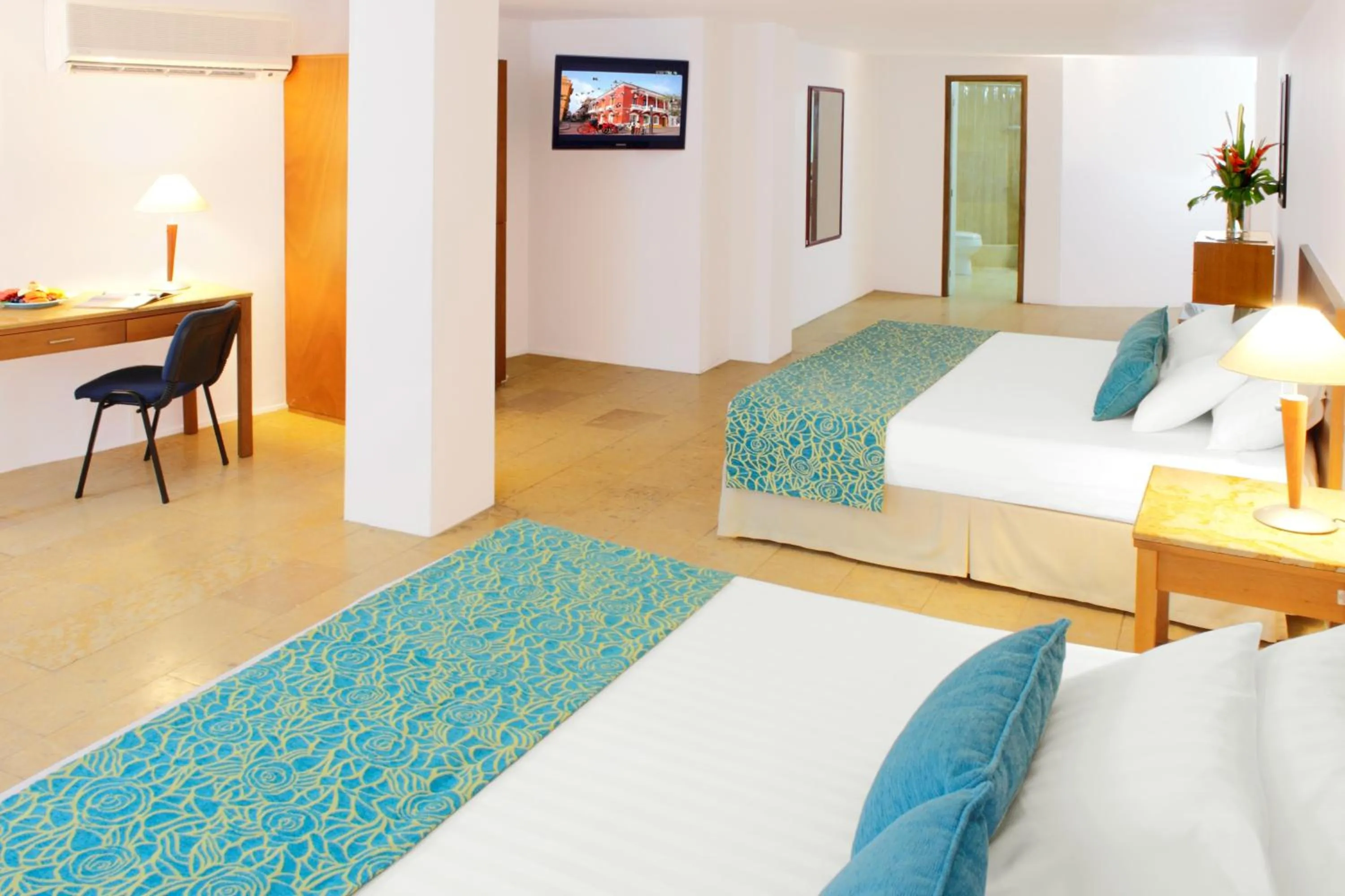 Photo of the whole room, Bed in Hotel Oceania Cartagena