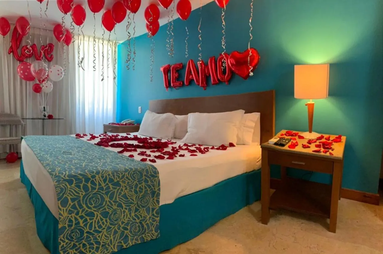 Photo of the whole room, Bed in Hotel Oceania Cartagena