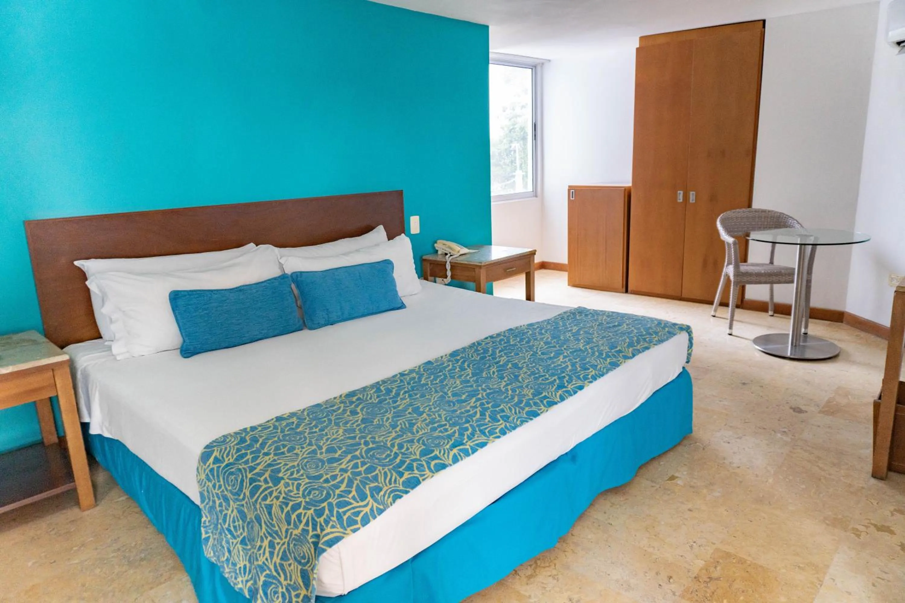 Property building, Bed in Hotel Oceania Cartagena