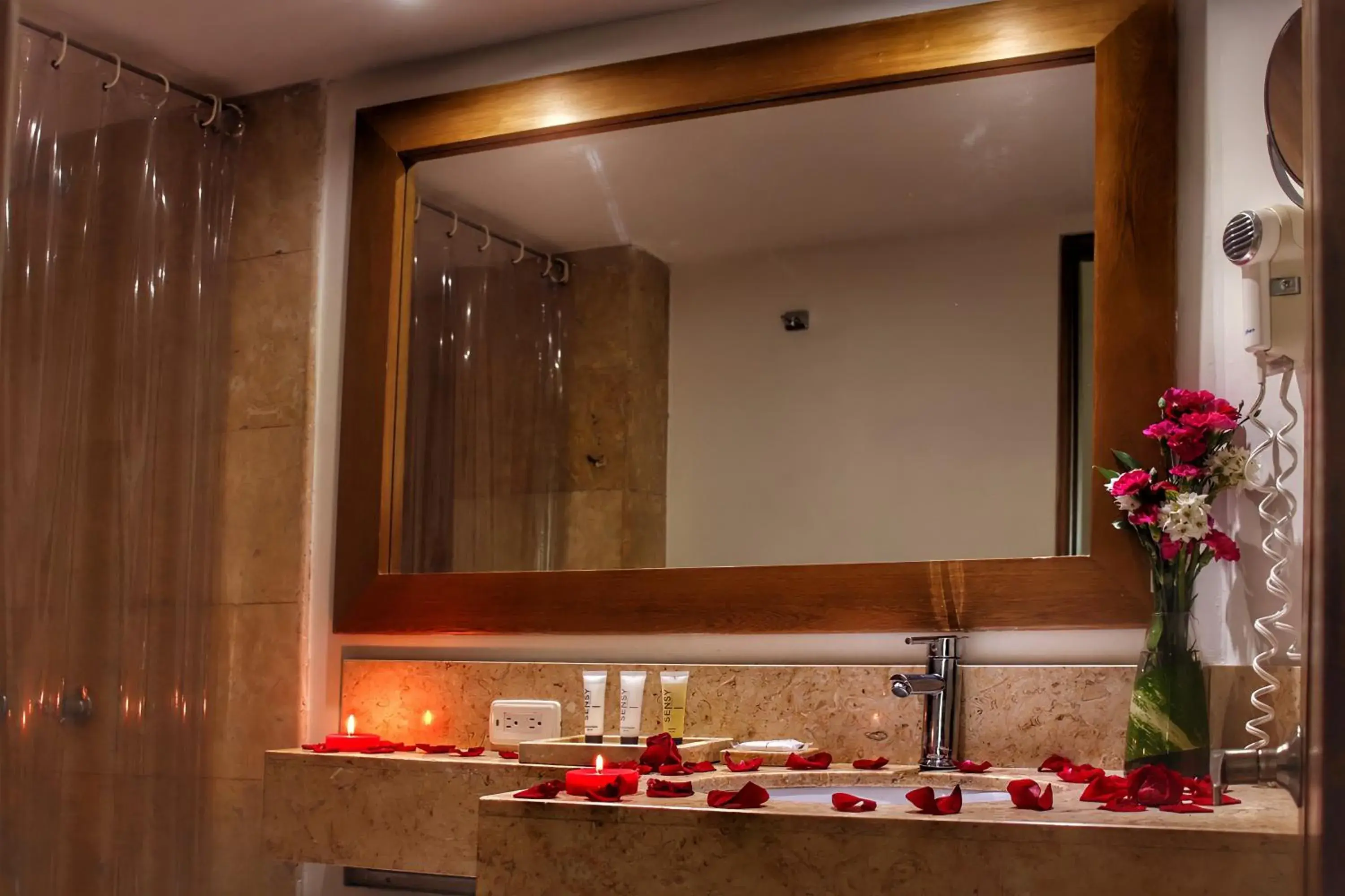 Superior King Room in Hotel Oceania Cartagena Superior King Room in Hotel Oceania Cartagena