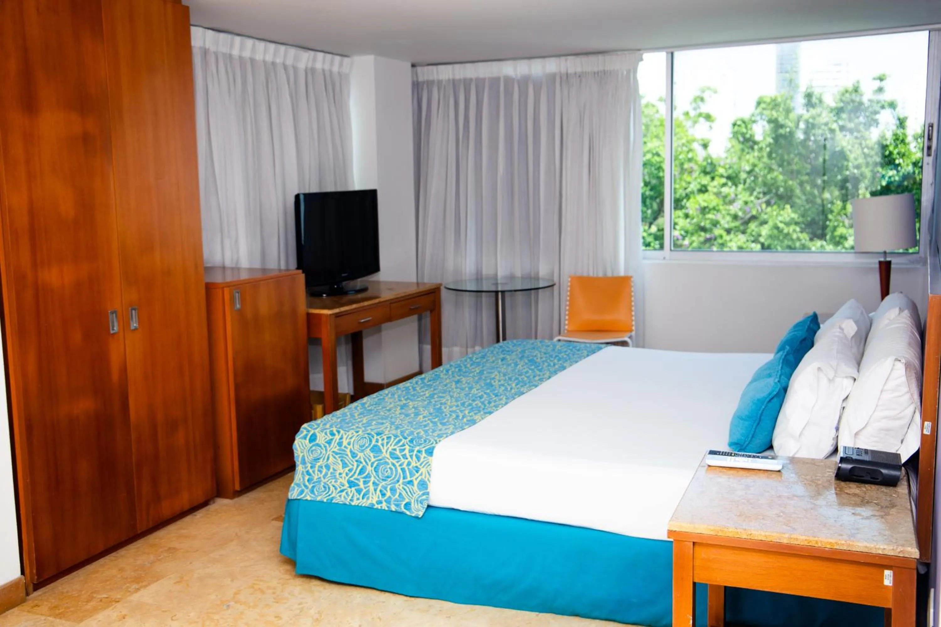 Photo of the whole room, Bed in Hotel Oceania Cartagena