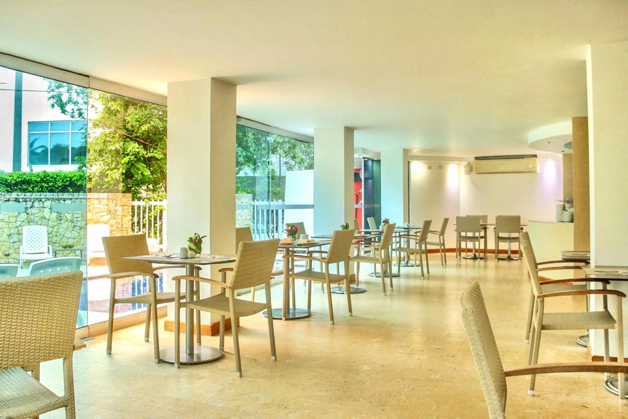 Restaurant/places to eat in Hotel Oceania Cartagena
