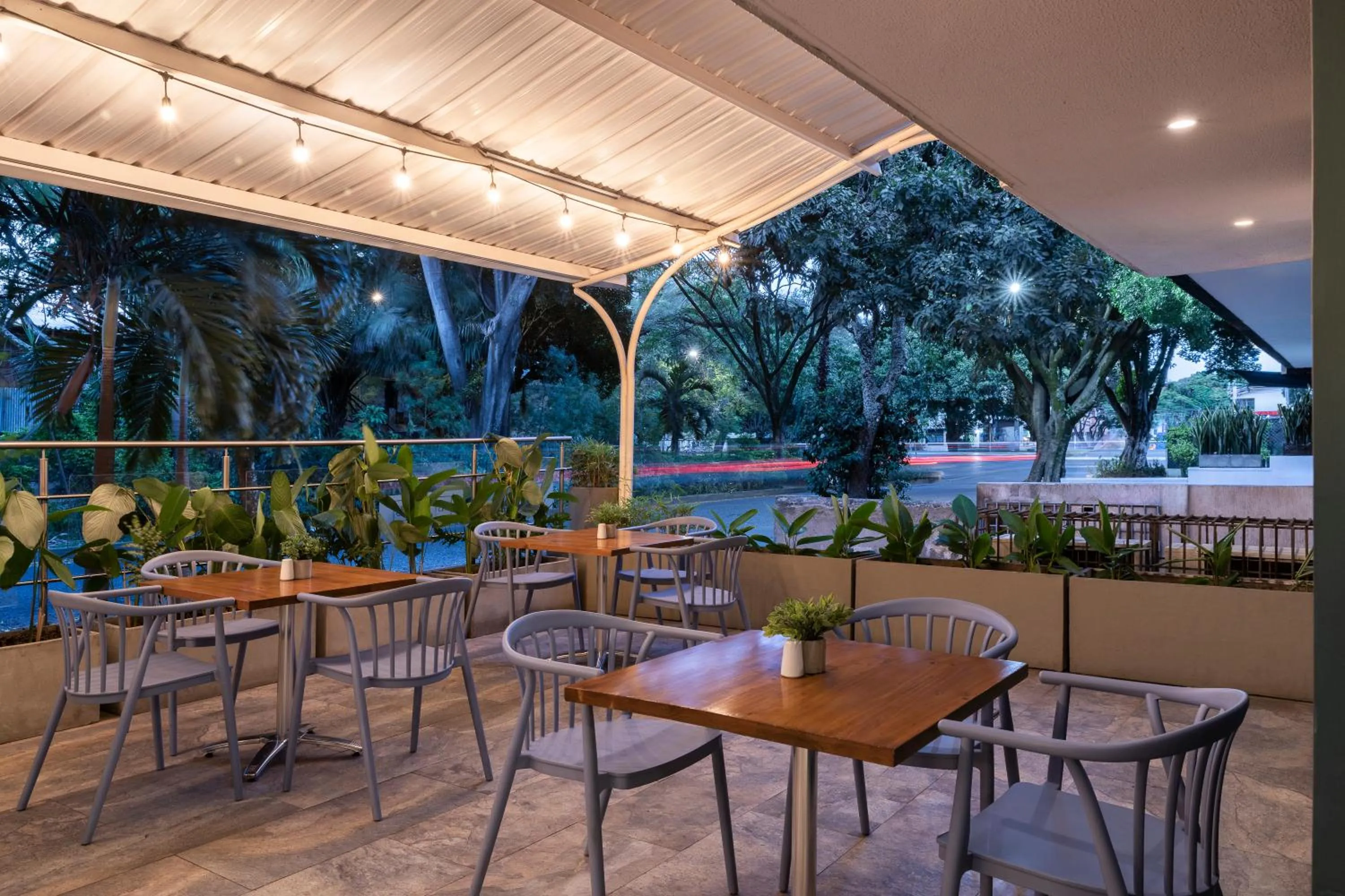 Restaurant/places to eat in Hotel MS Chipichape Plus