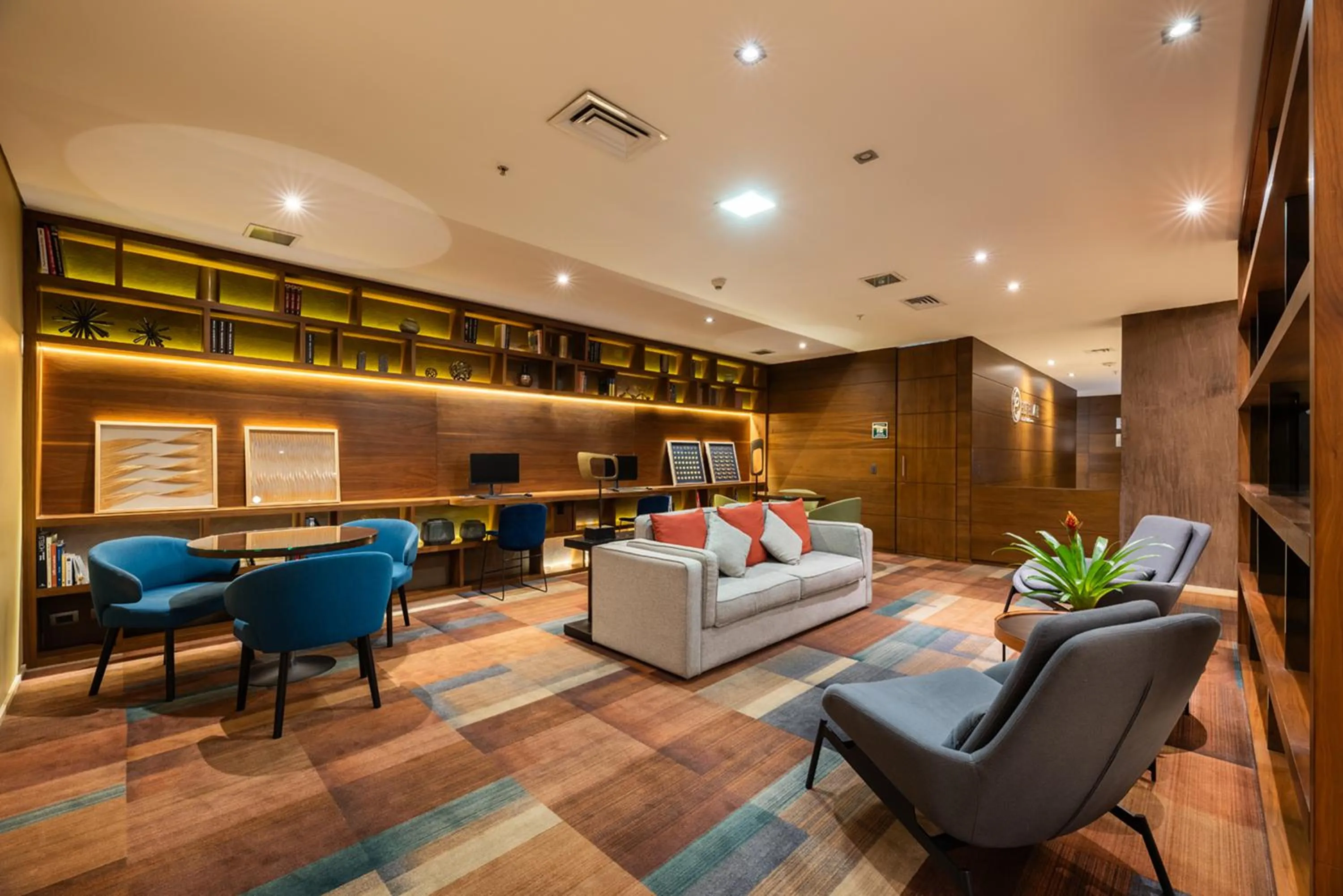 Seating area in Hotel Estelar Milla De Oro