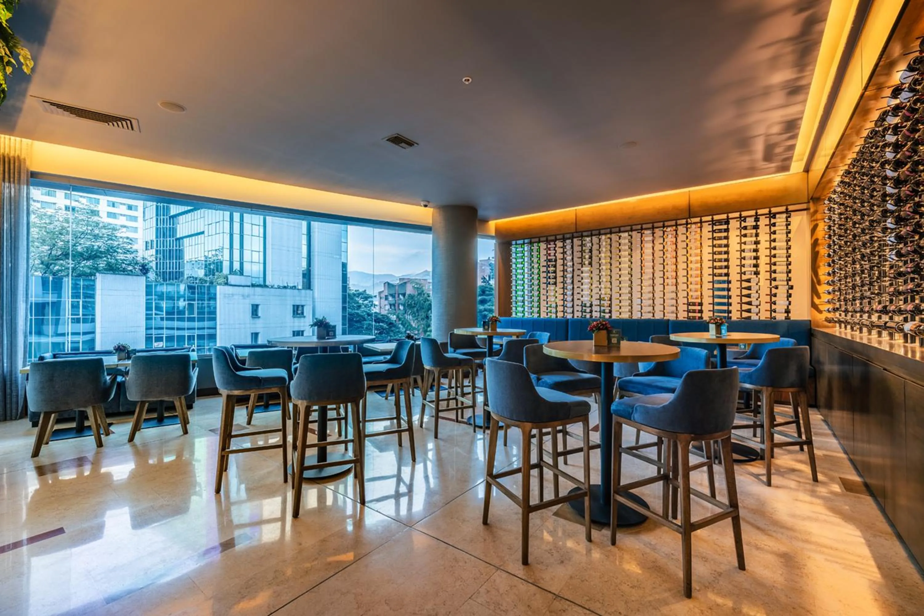 Restaurant/places to eat in Hotel Estelar Milla De Oro