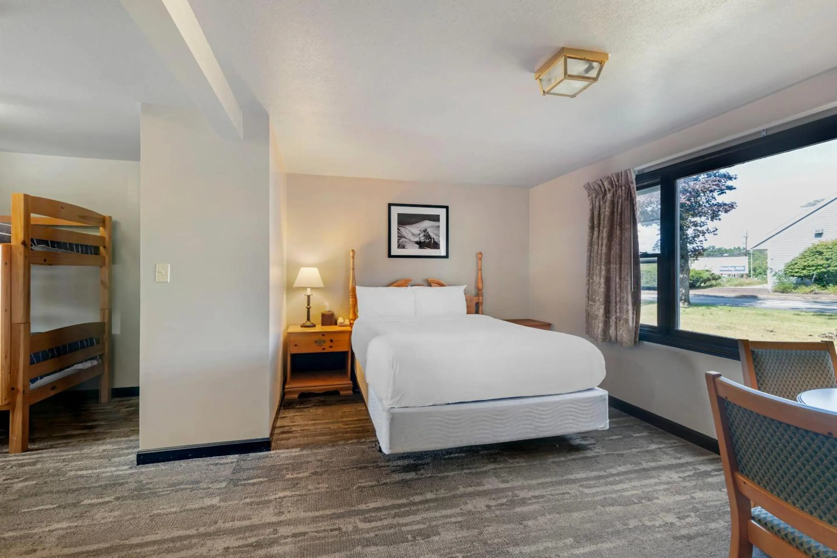Bedroom, Bed in Green Granite Inn, an Ascend Collection Hotel