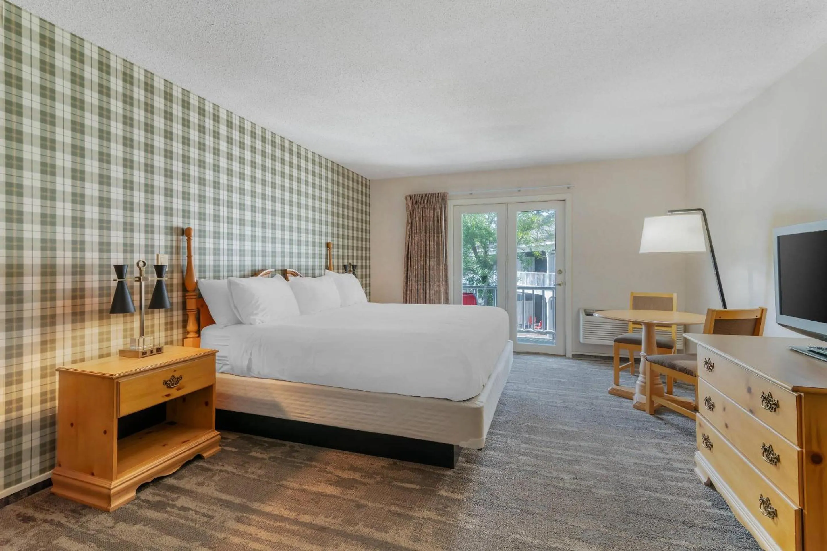 Bedroom, Bed in Green Granite Inn, an Ascend Collection Hotel
