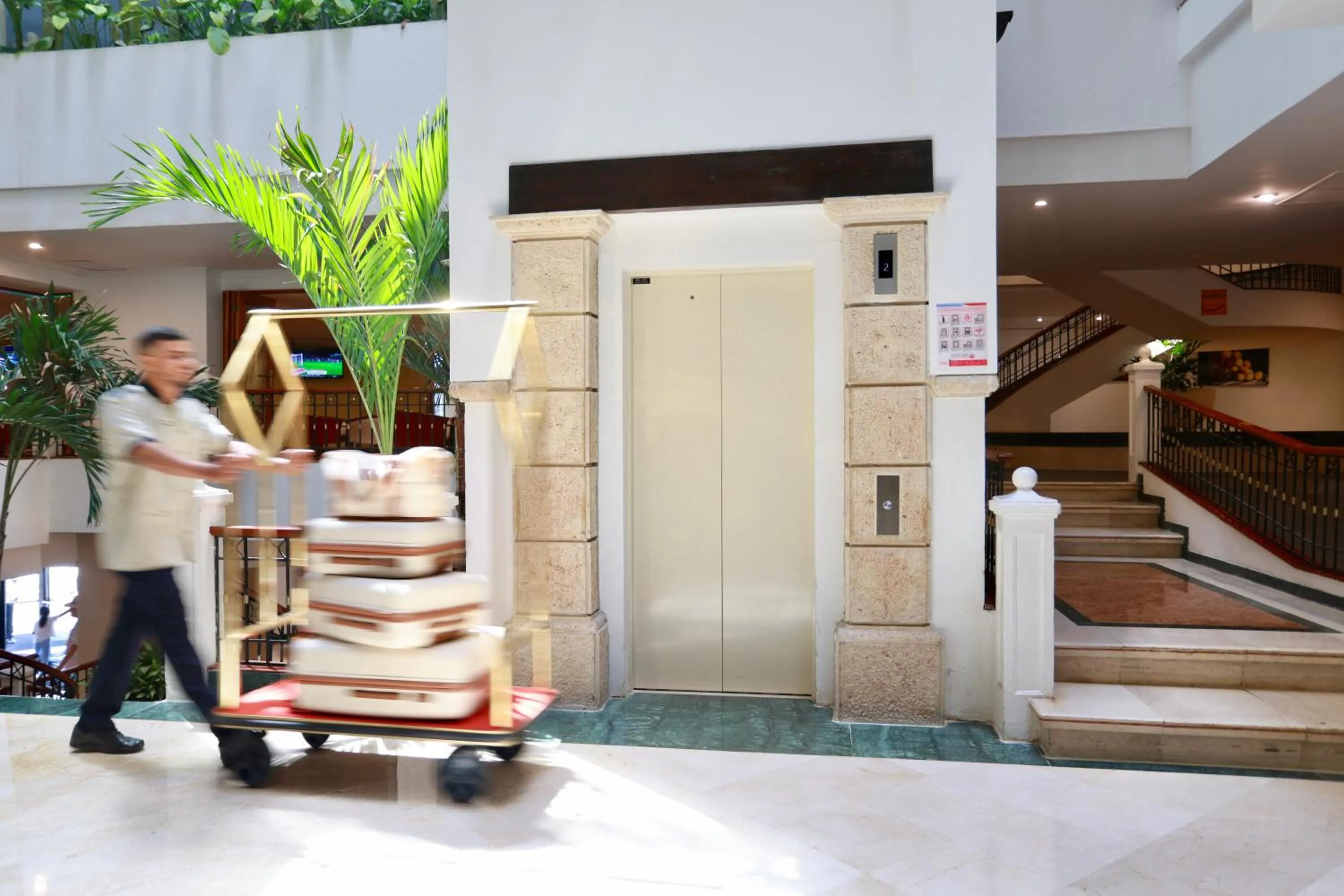 People in Hotel Almirante Cartagena Colombia