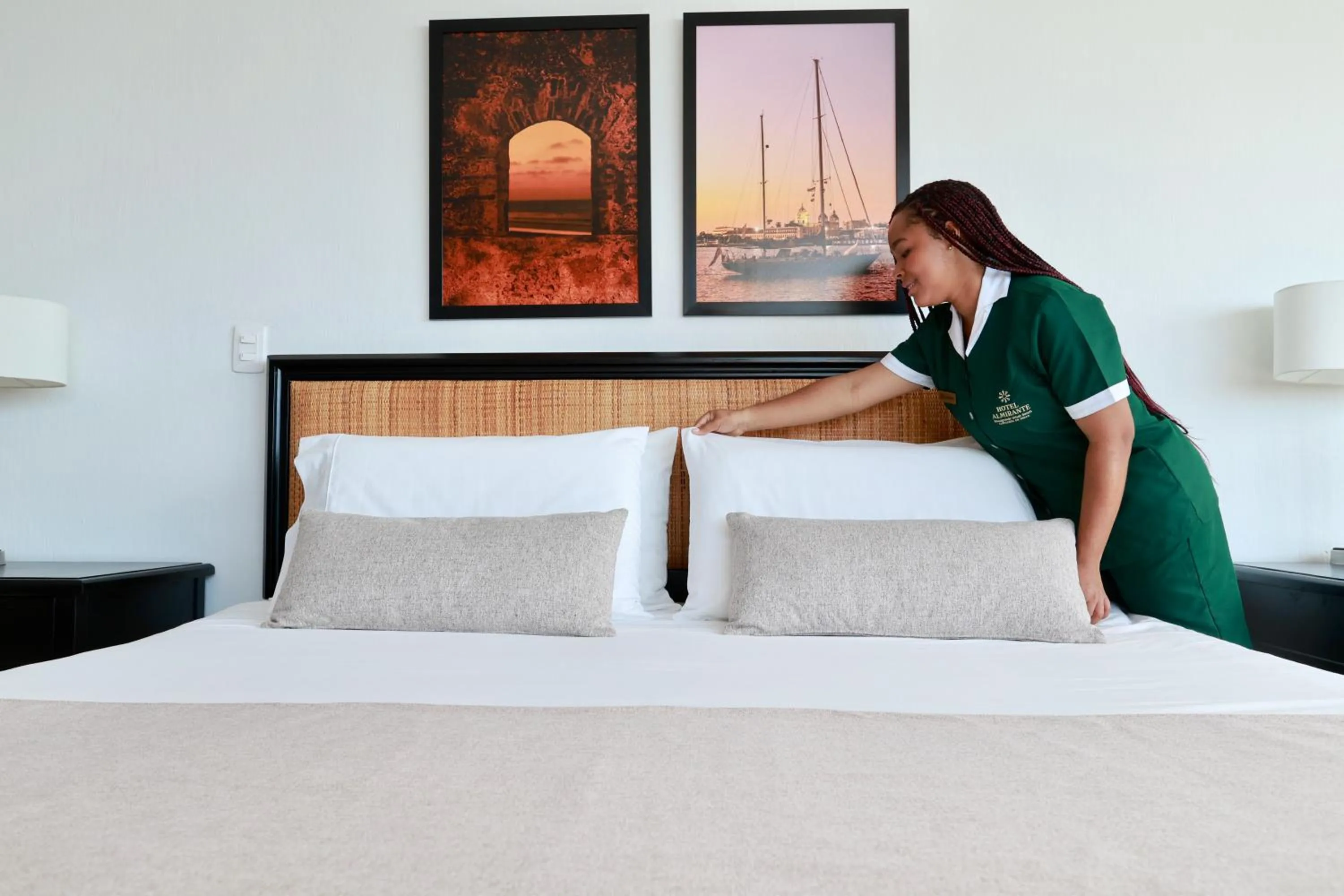 Staff, Bed in Hotel Almirante Cartagena Colombia