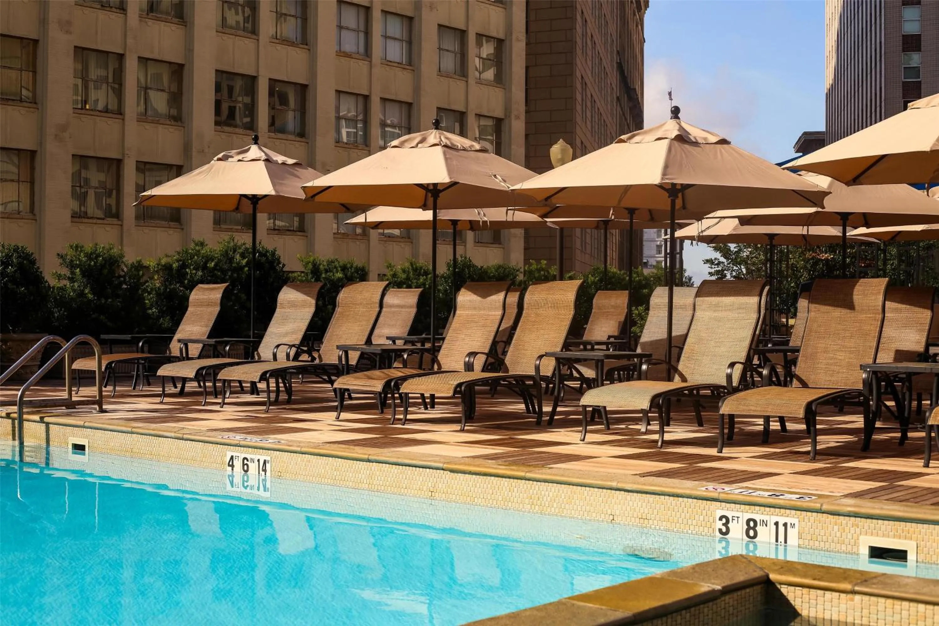 Pool view in The Roosevelt Hotel New Orleans - Waldorf Astoria Hotels & Resorts