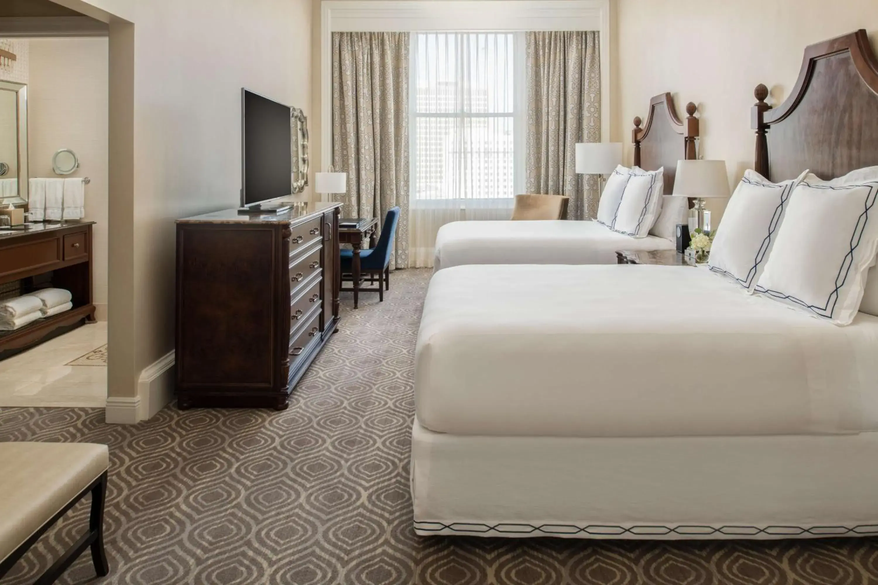 Deluxe Queen Room with Two Queen Beds - Hearing Access in The Roosevelt Hotel New Orleans - Waldorf Astoria Hotels & Resorts Deluxe Queen Room with Two Queen Beds - Hearing Access in The Roosevelt Hotel New Orleans - Waldorf Astoria Hotels & Resorts