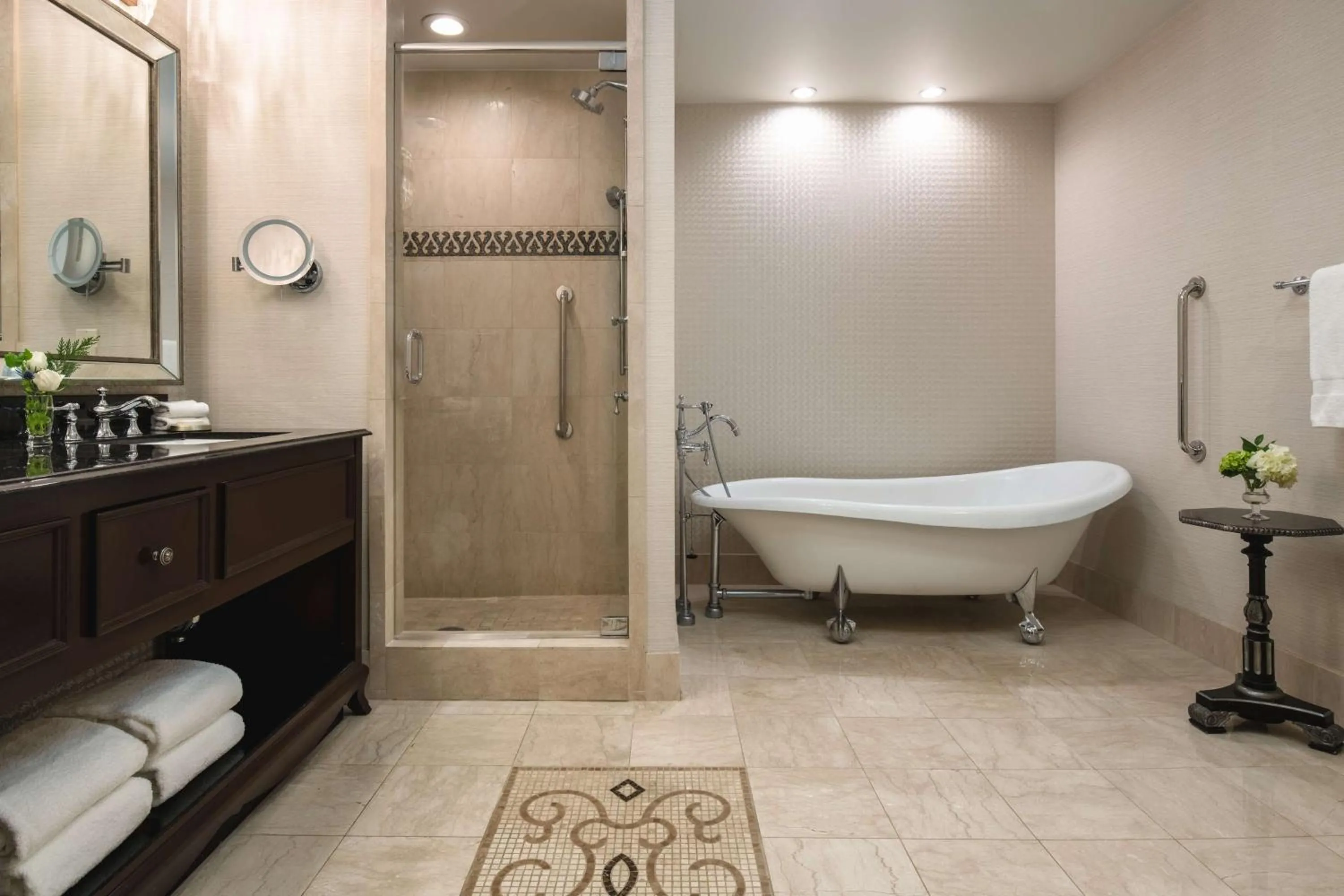 Bathroom in The Roosevelt Hotel New Orleans - Waldorf Astoria Hotels & Resorts