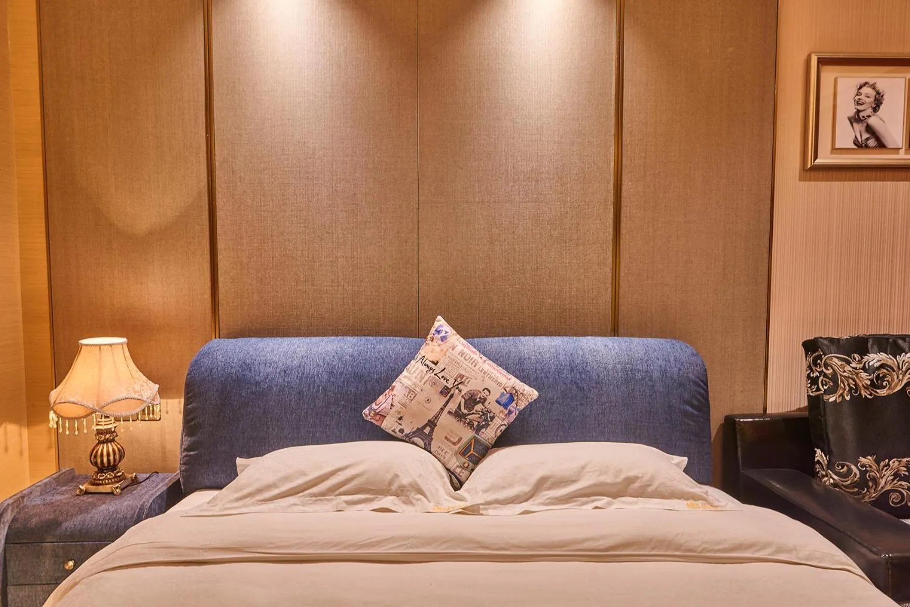 Bed in Heefun International Apartment - Free Shuttle to Canton Fair