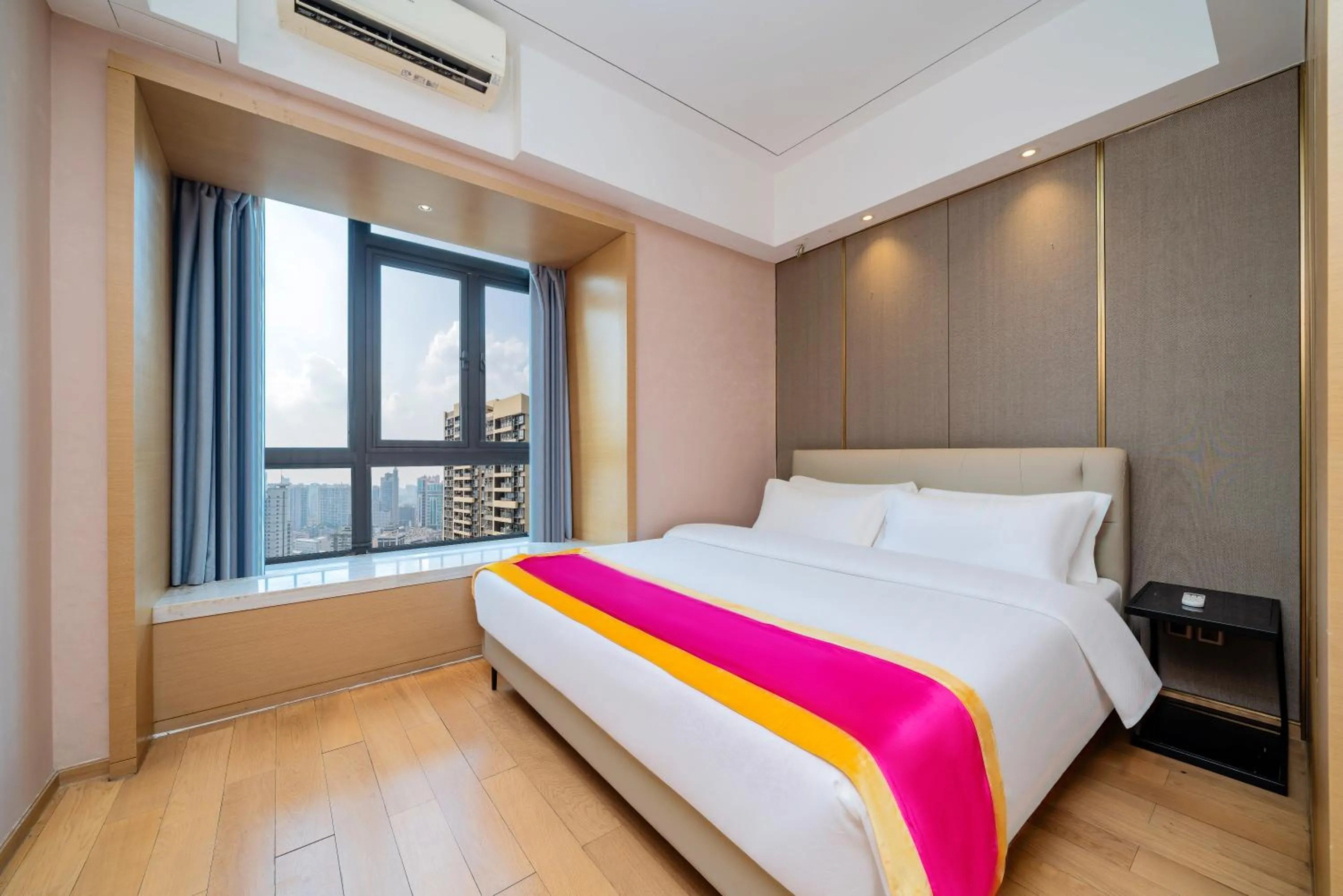 Bedroom, Bed in Heefun International Apartment - Free Shuttle to Canton Fair