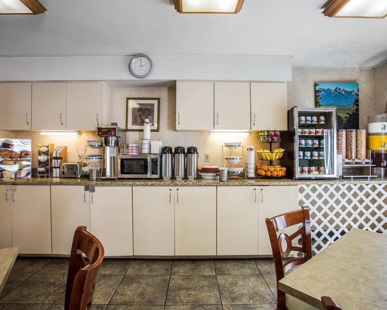 Breakfast in Econo Lodge Denver International Airport