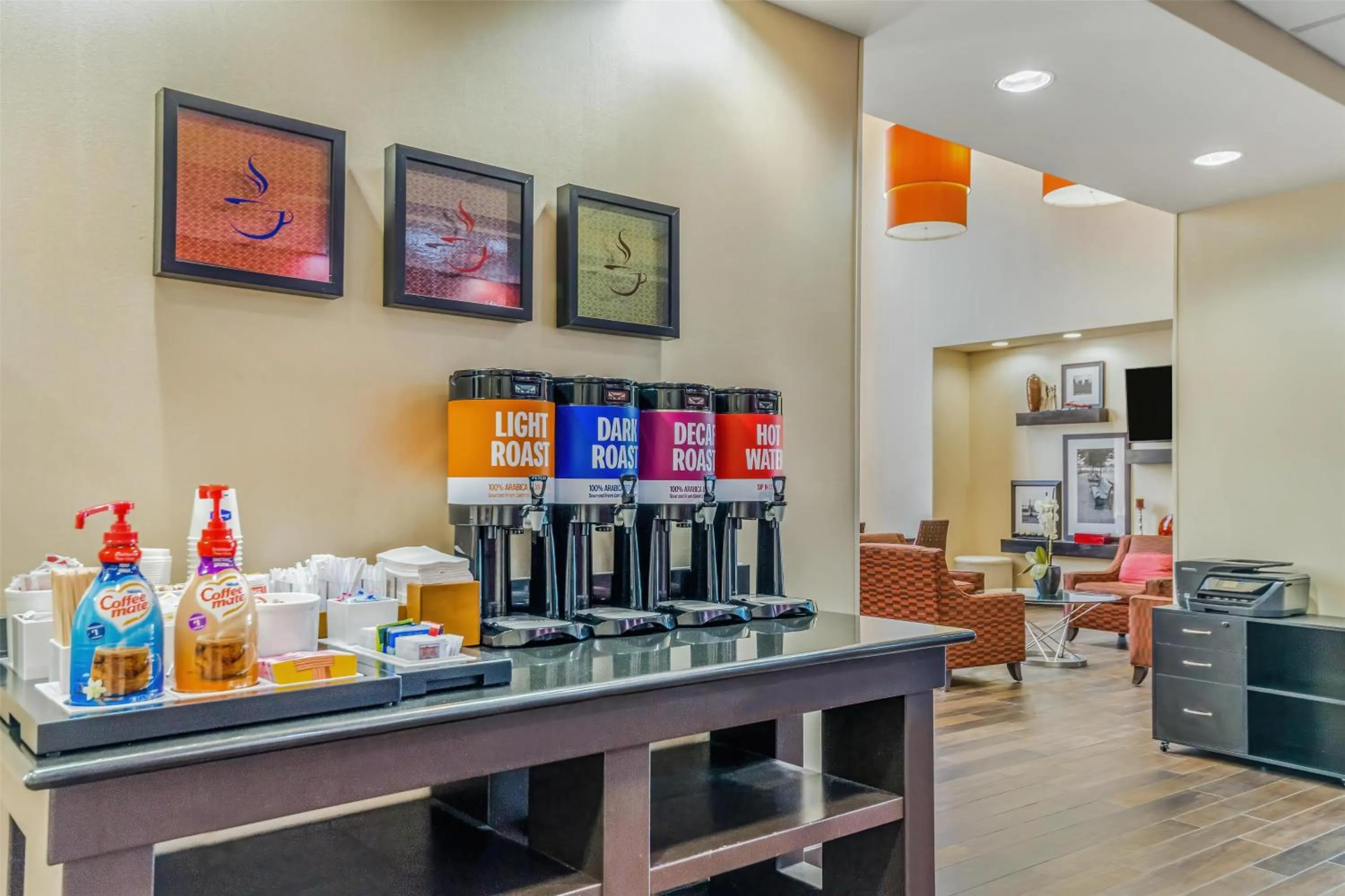 Dining area in Hampton Inn & Suites Detroit/Airport Romulus