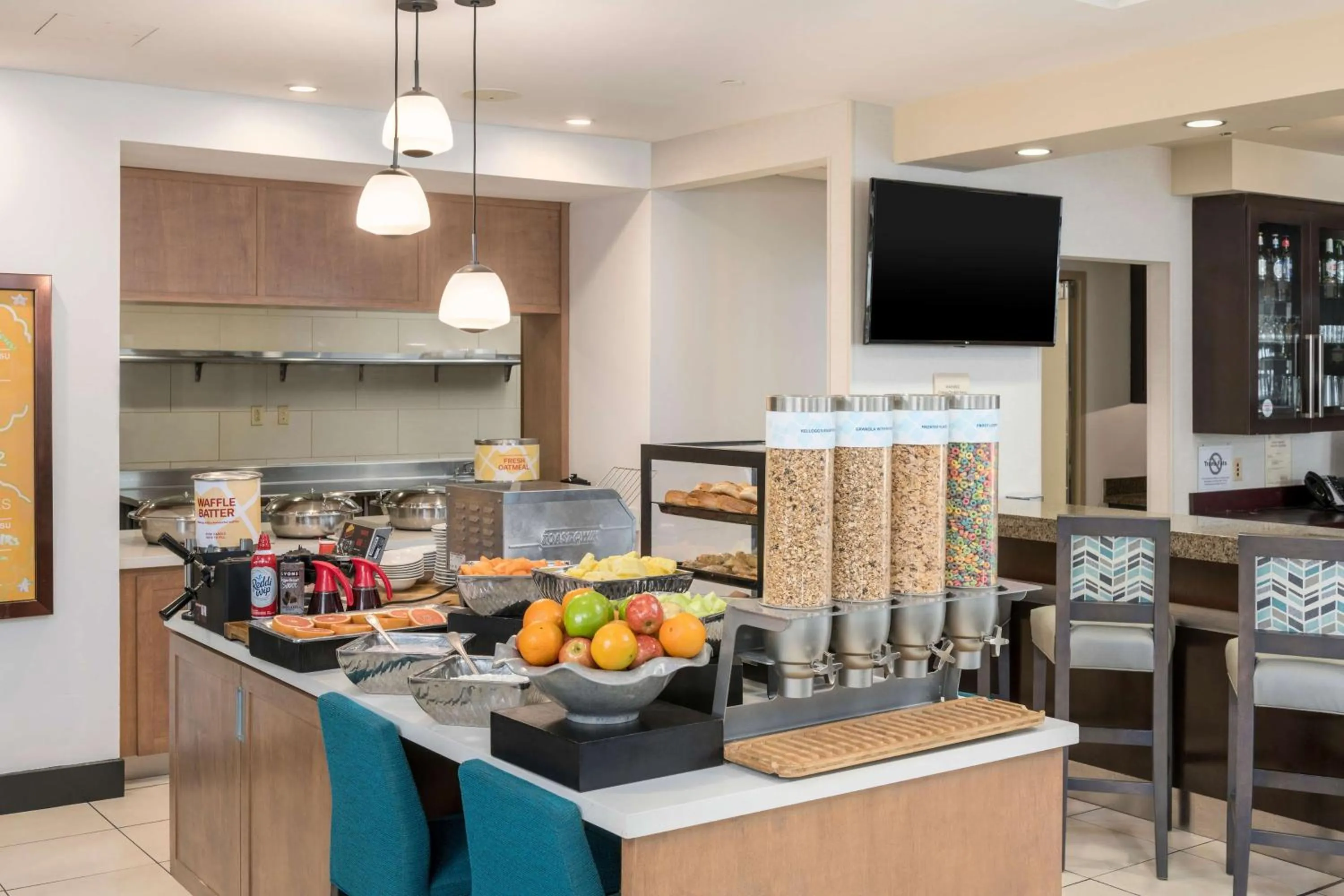 Restaurant/places to eat in Hilton Garden Inn Silver Spring White Oak