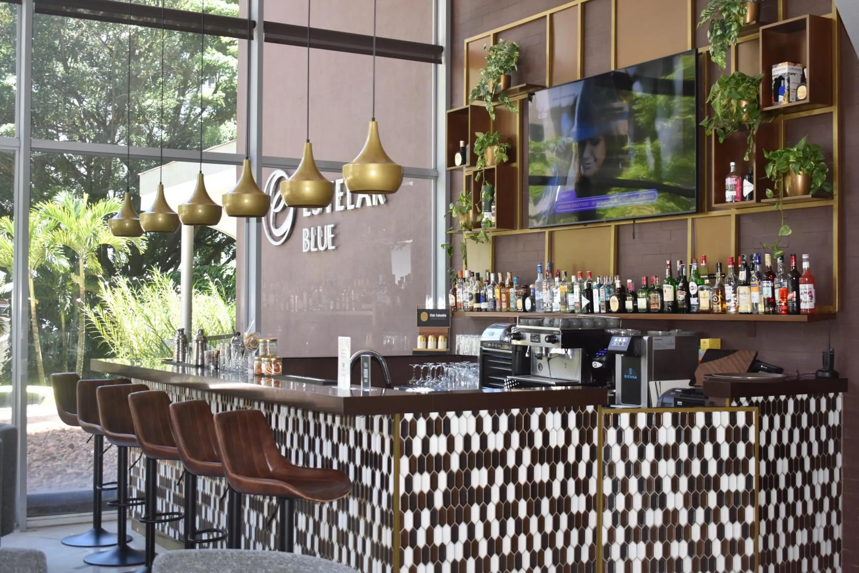 Restaurant/places to eat in Hotel Estelar Blue