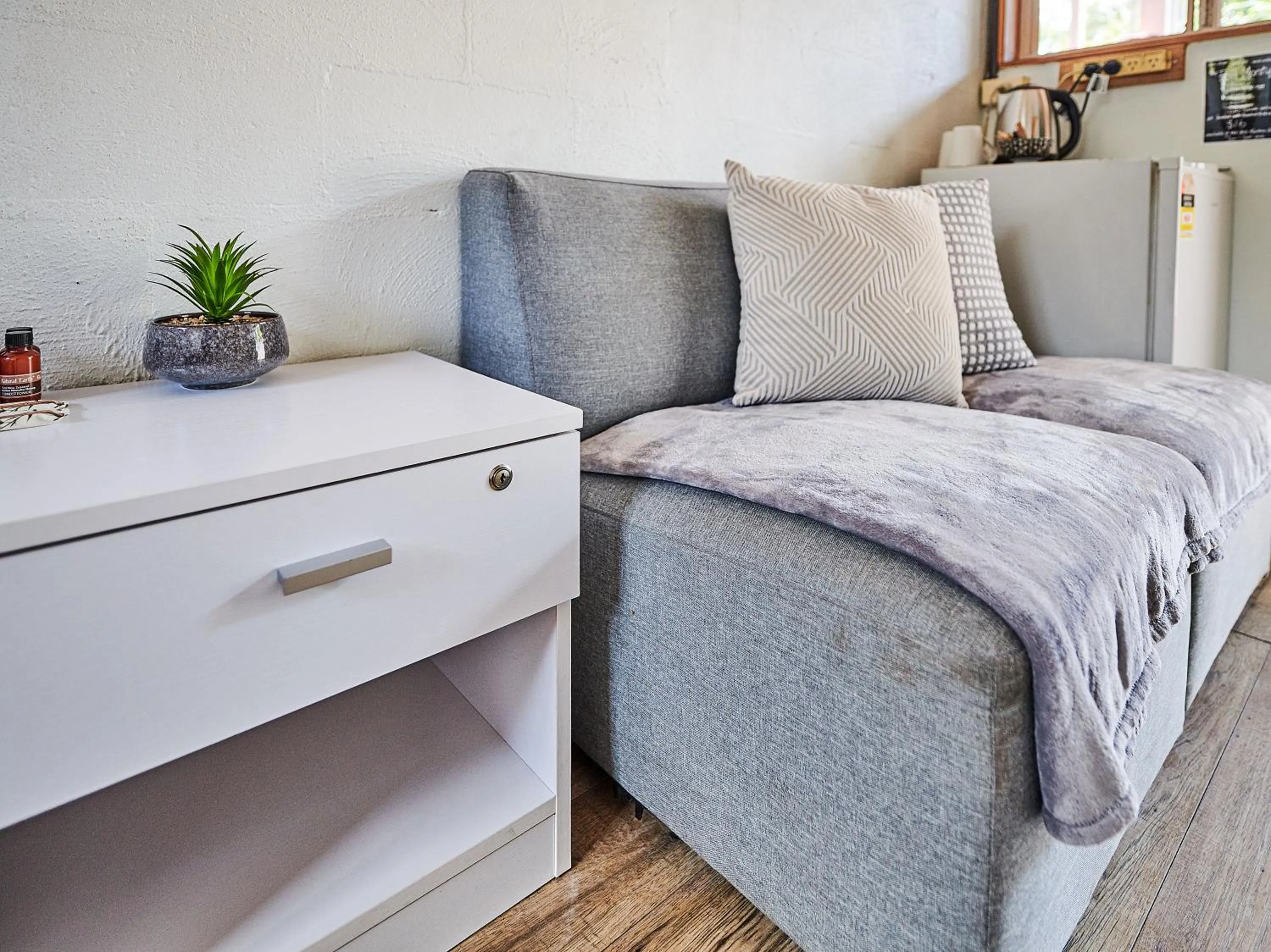 Living room, Bed in Arts Factory by Nomads