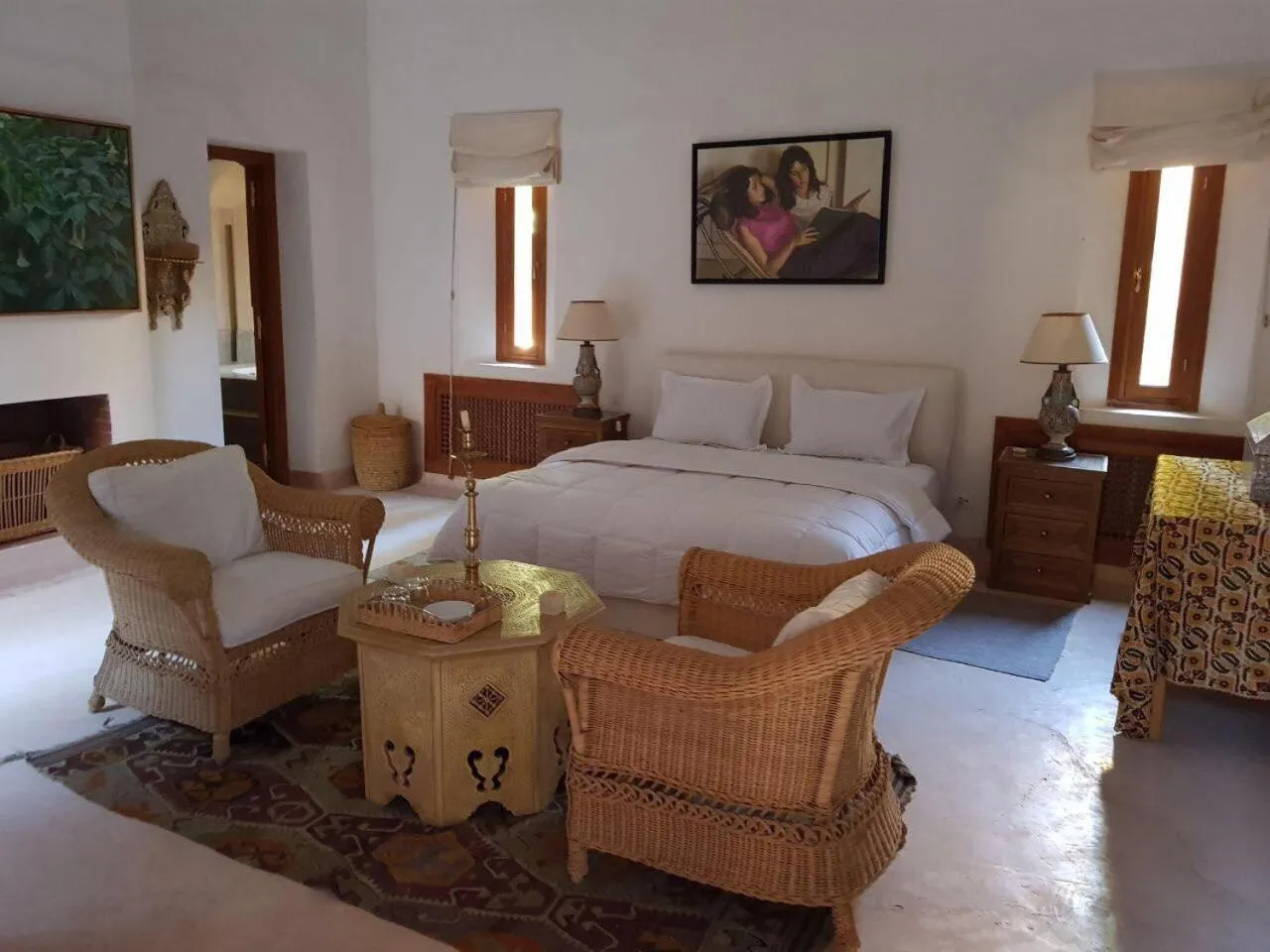 Photo of the whole room in Palais Claudio Bravo