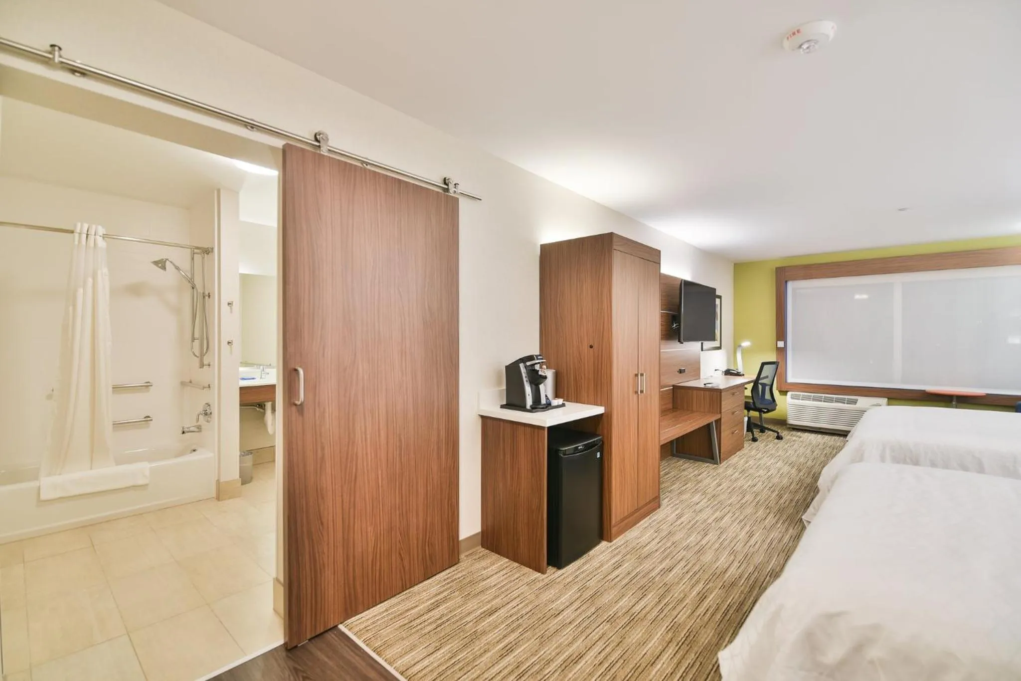 Photo of the whole room, Bed in Holiday Inn Express & Suites Lehi - Thanksgiving Point by IHG