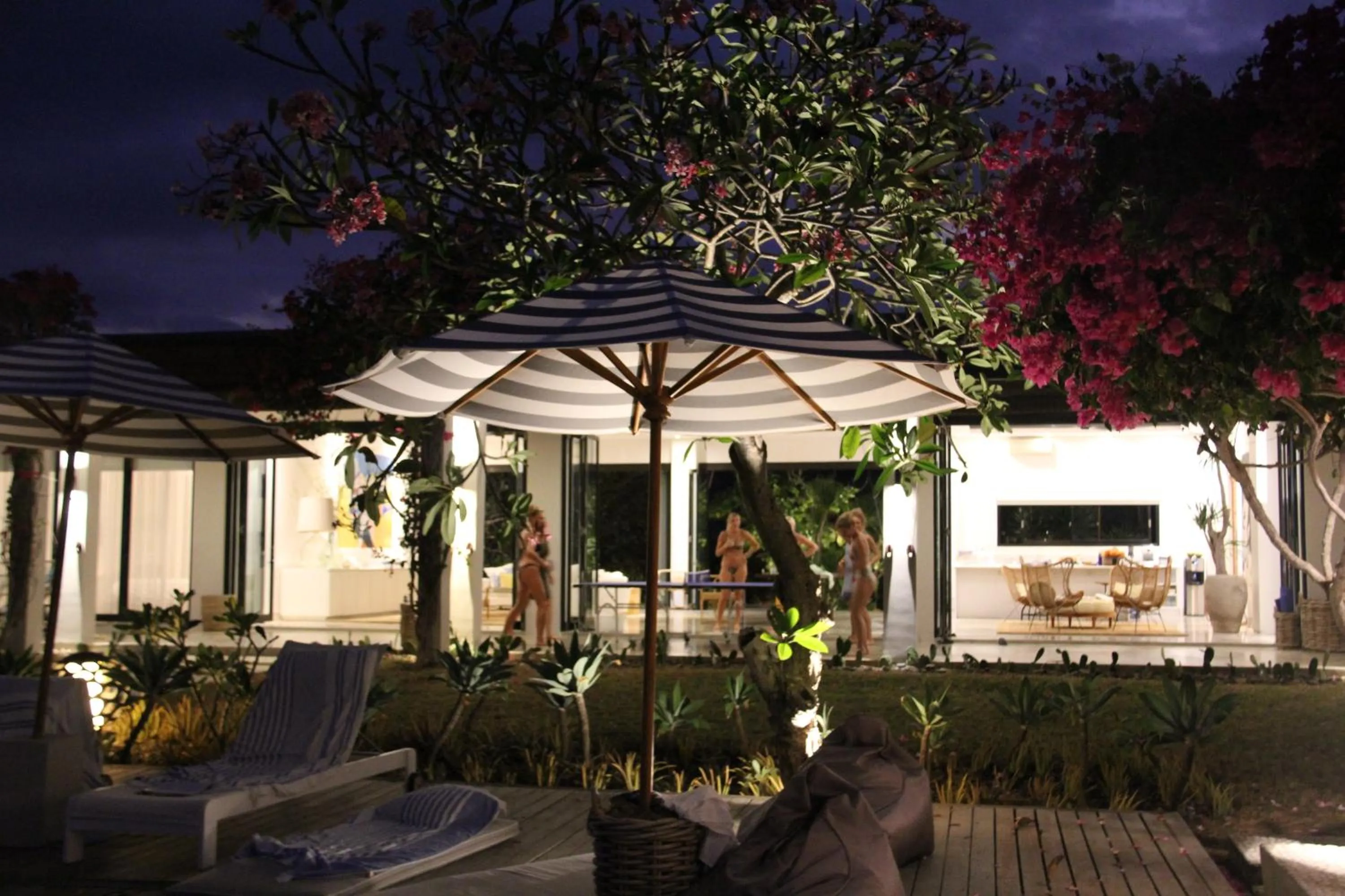 Table tennis in Villa Selalu Gili Gede