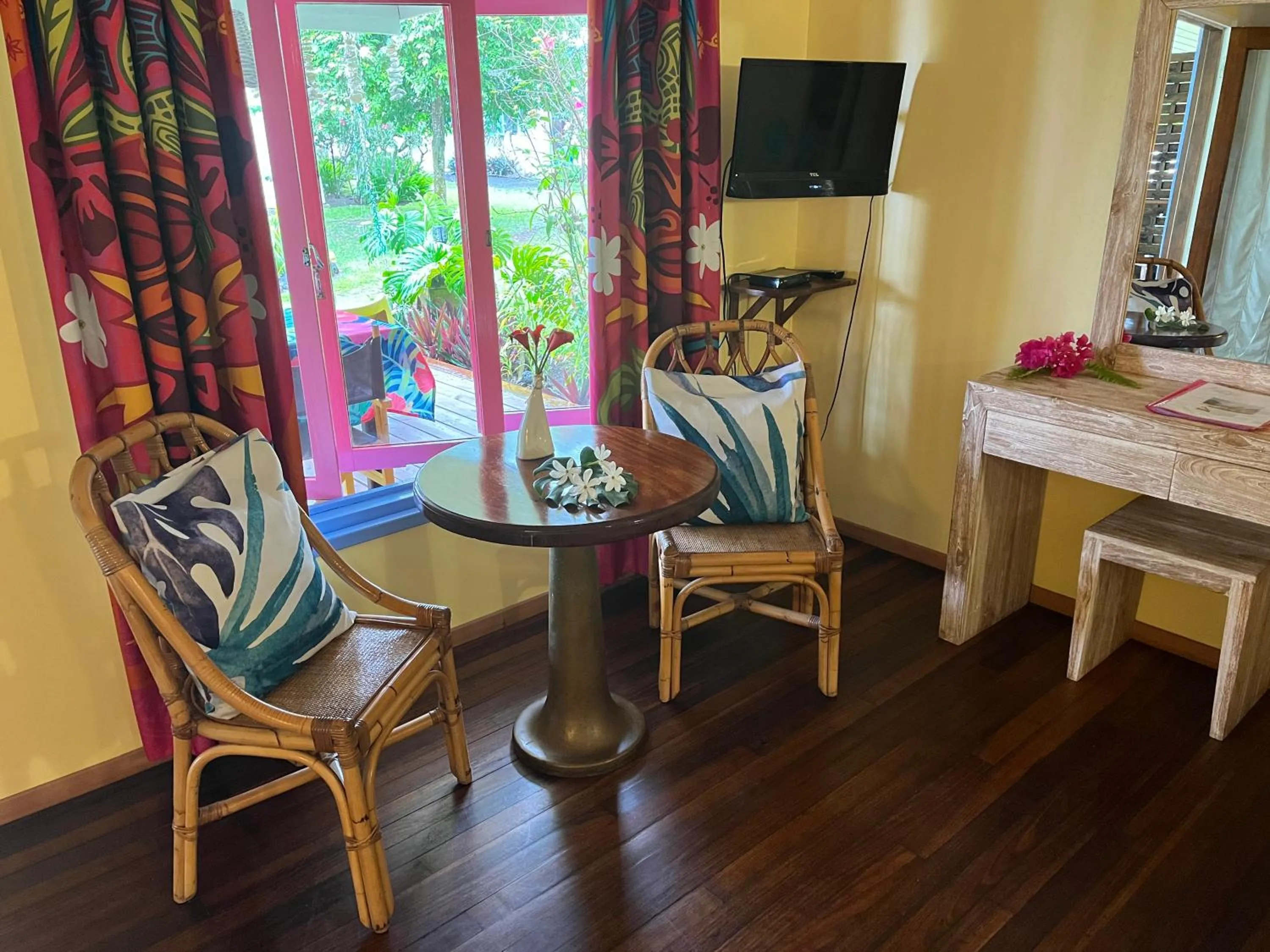 Garden Studio in Linareva Moorea Beach Resort