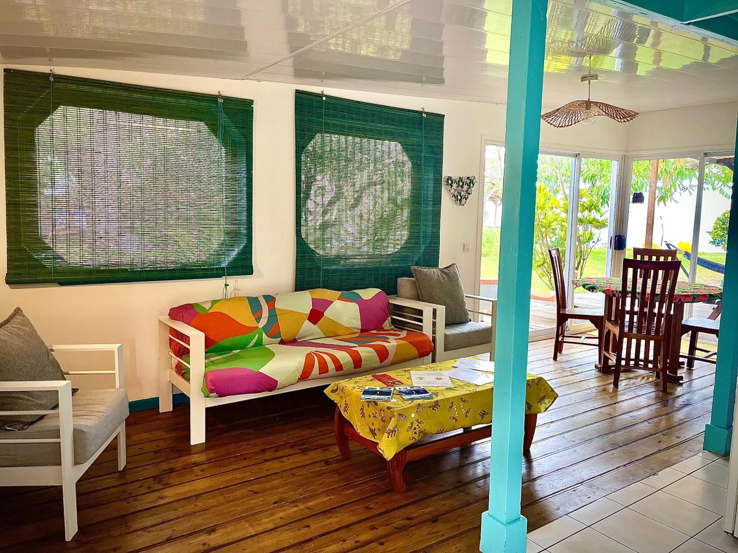 Seating area in Linareva Moorea Beach Resort