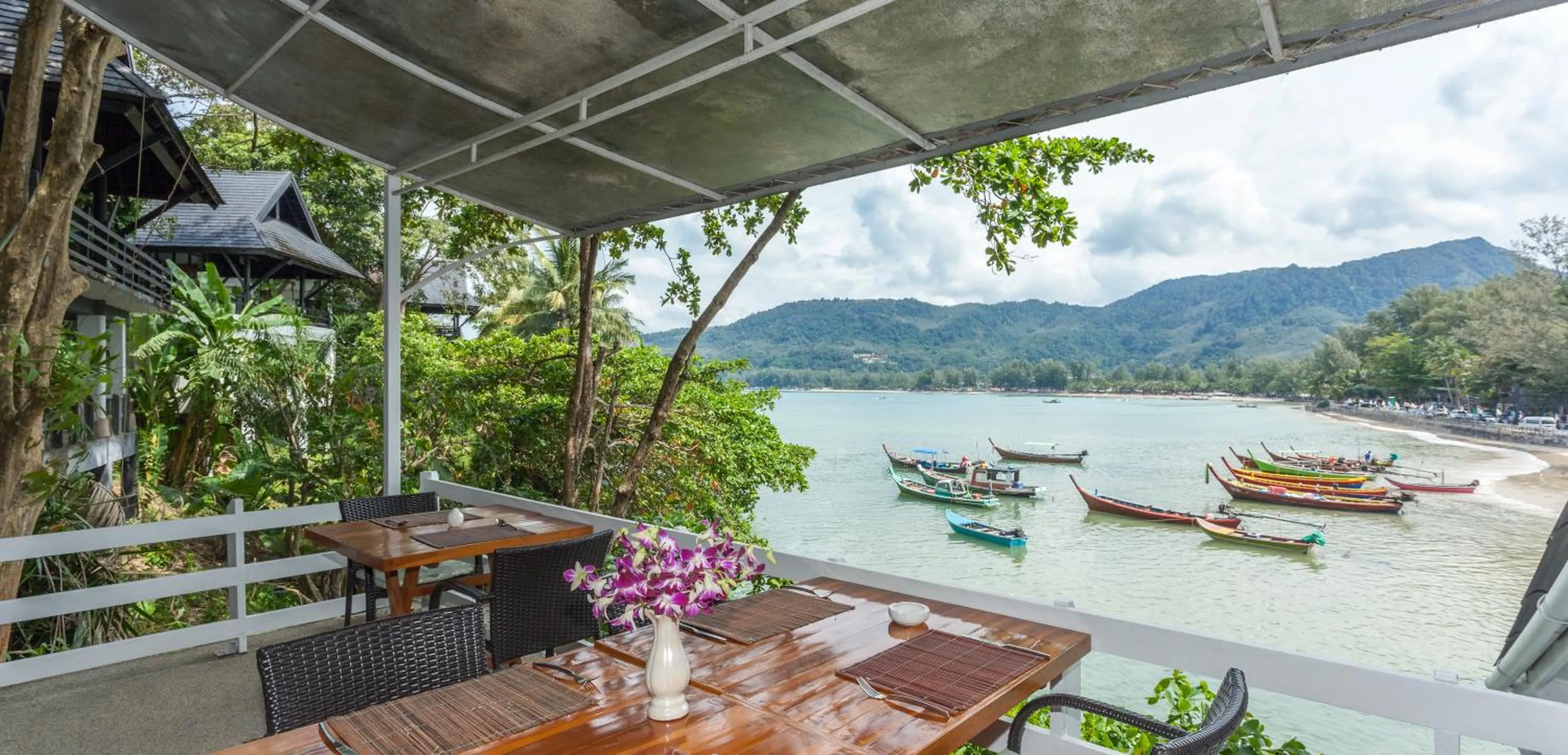 Restaurant/places to eat in Kamala Beach Estate Resort - SHA Extra Plus