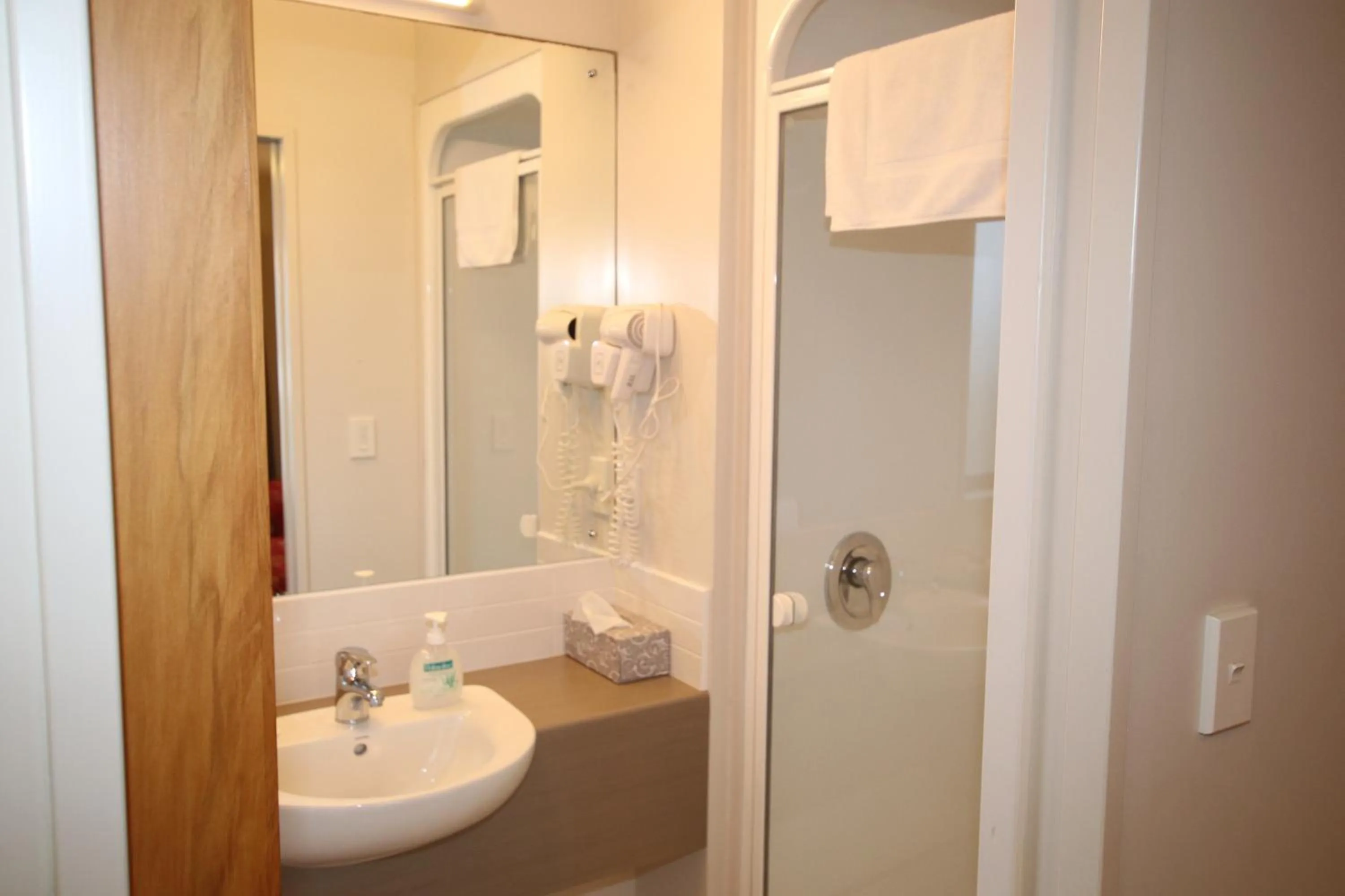 Toilet in Bella Vista Motel Kaikoura