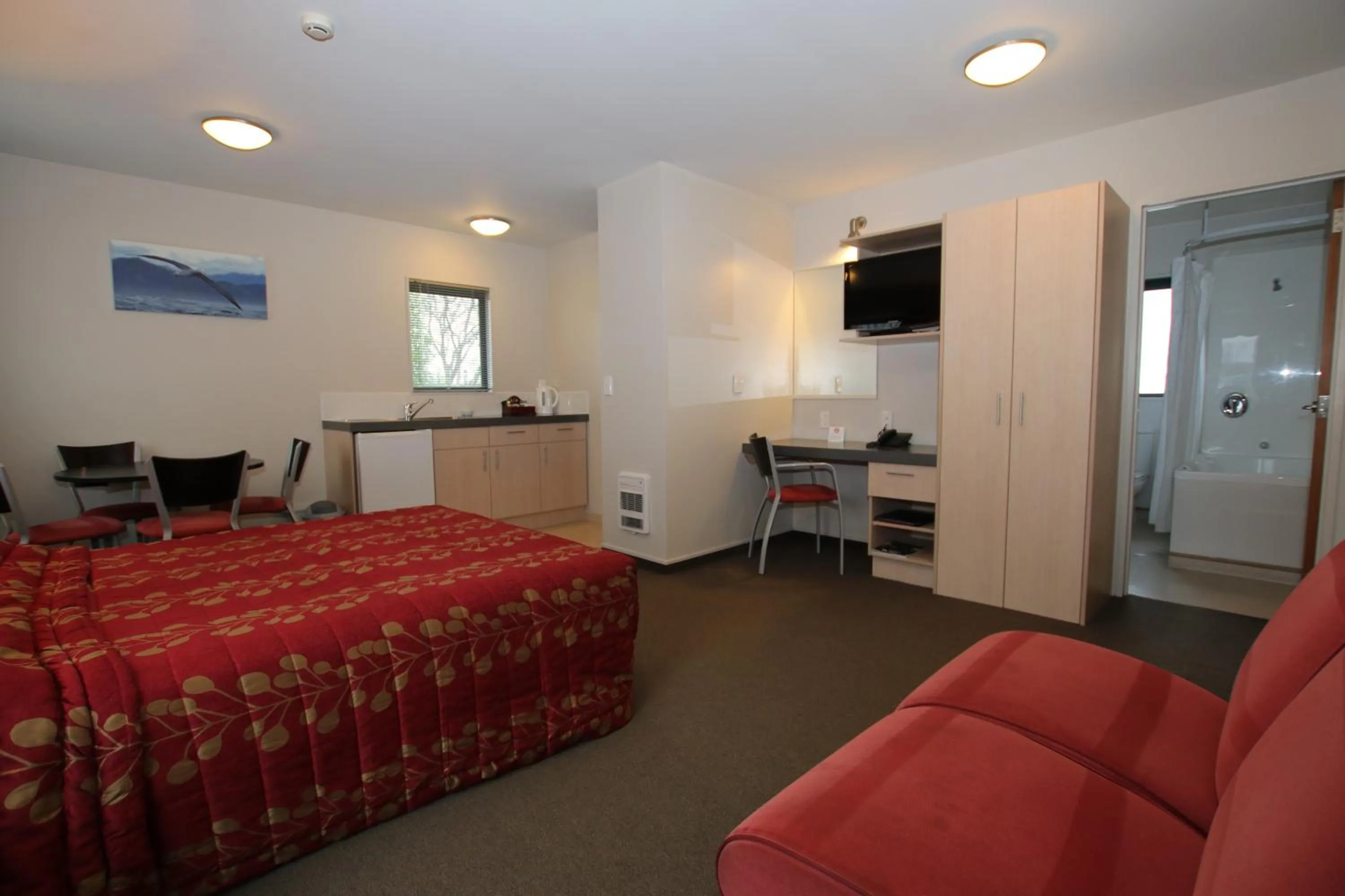 Photo of the whole room, Bed in Bella Vista Motel Kaikoura