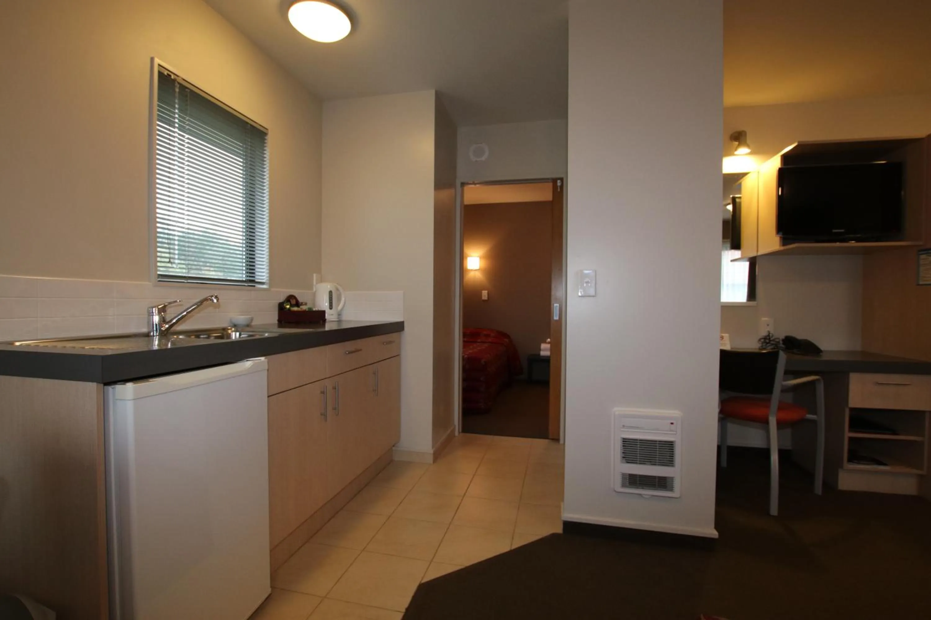 Kitchen or kitchenette in Bella Vista Motel Kaikoura