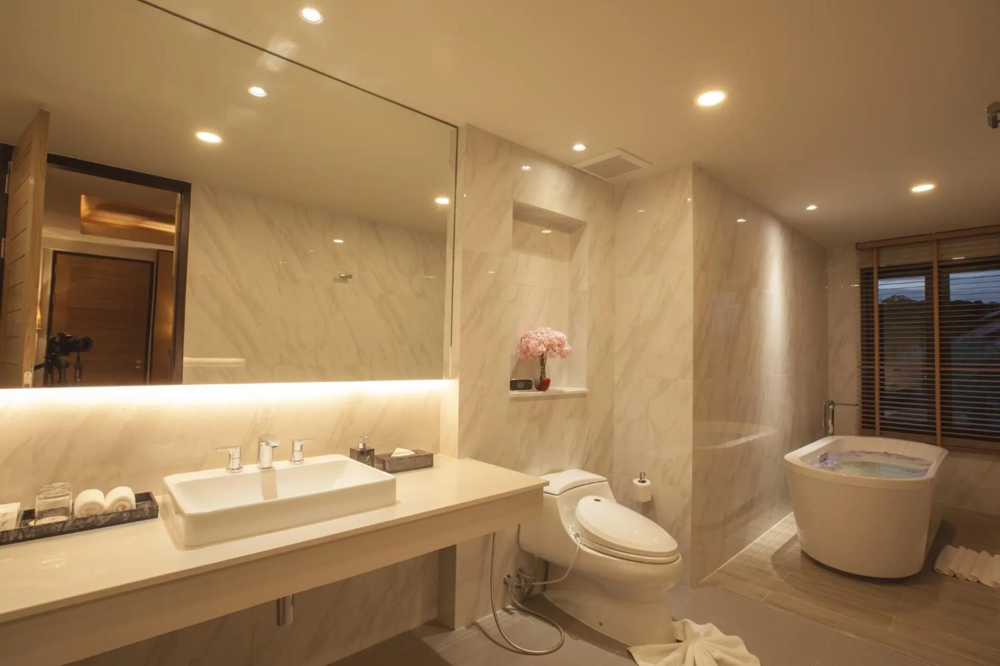 Toilet in Jomkitti Boutique Hotel