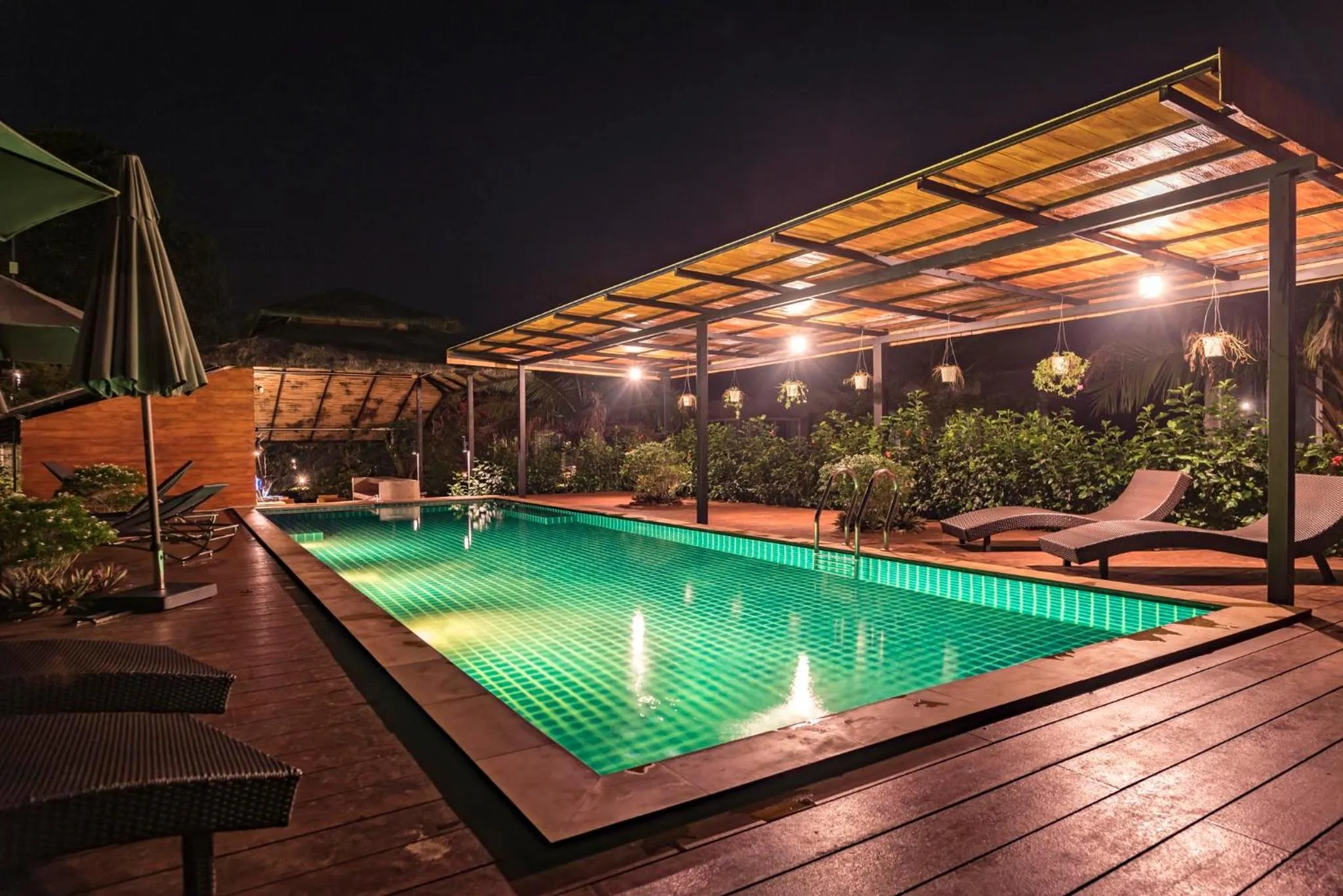 Swimming pool in Koh Mak White Sand Beach